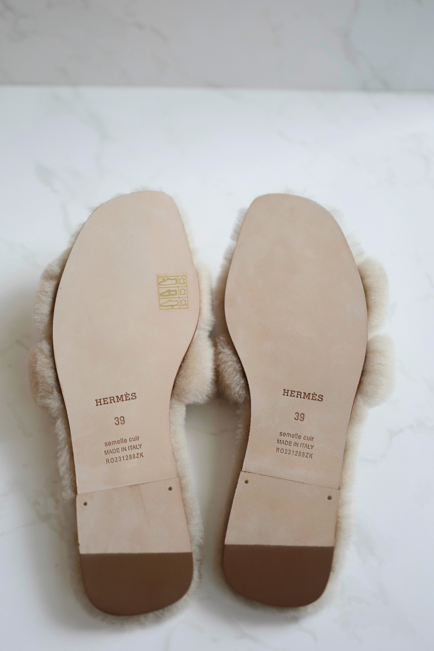 New Hermès Oran Sandal in Sheep Fur Beige Camel Size 39