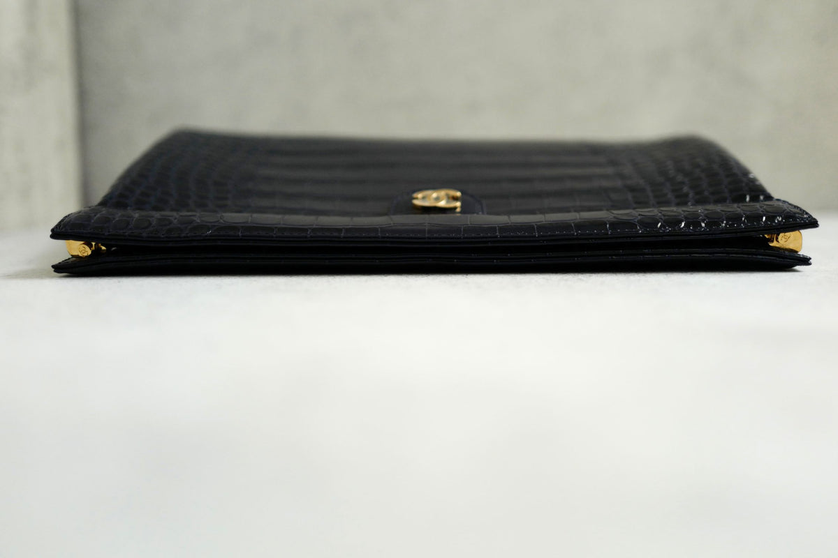 NEW Chanel 26K Clutch Navy Blue Crocodile Embossed Calfskin Leather GHW