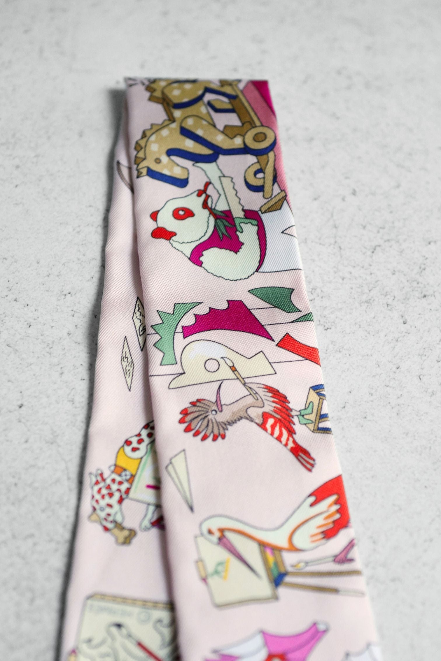 Hermès Academia Hippica Twilly Rose Nacre / Vert Amande / Multicolore 100% Silk