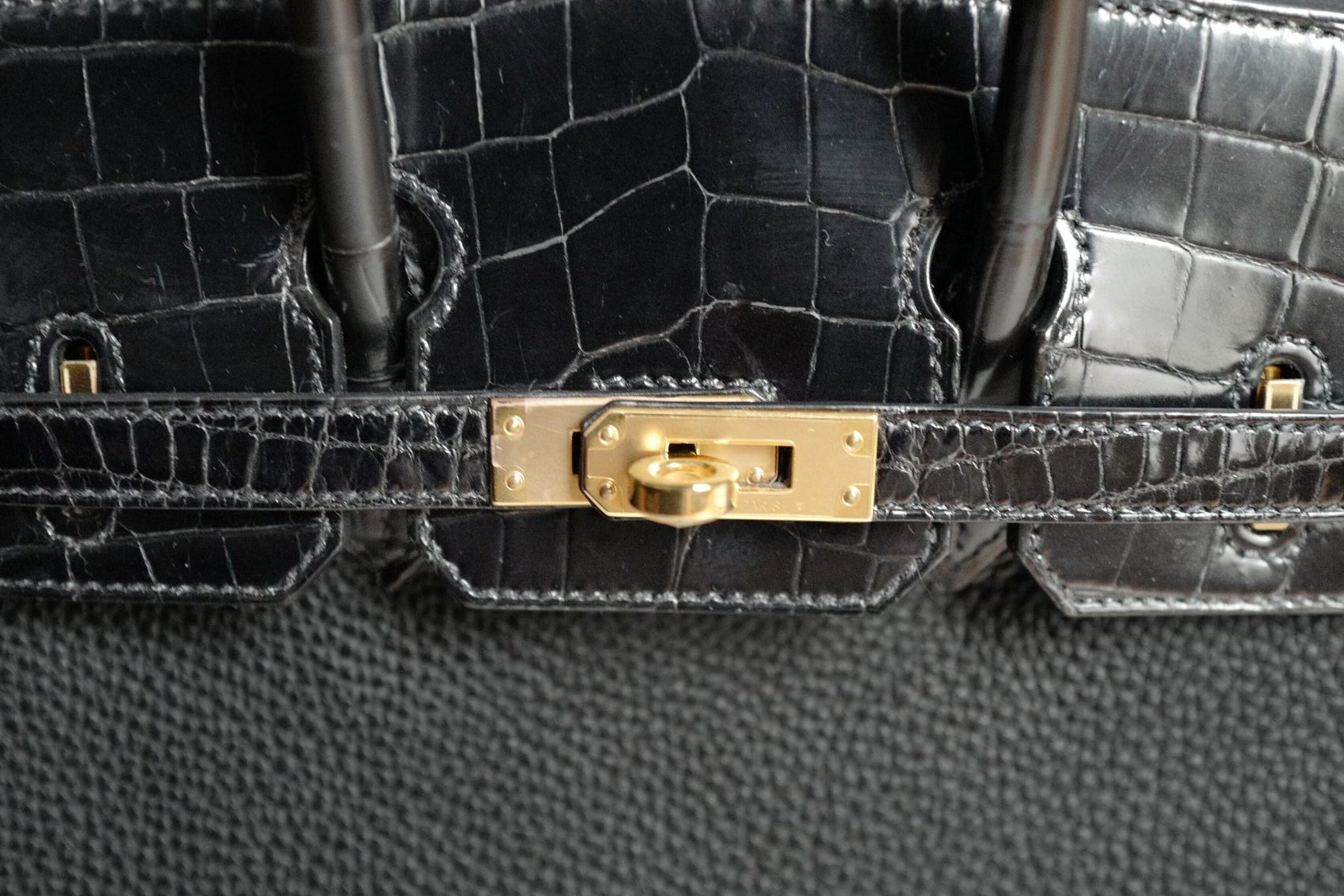 Hermes Birkin 25 touch shiny niloticus in noir/black gold hw Complete with Receipt