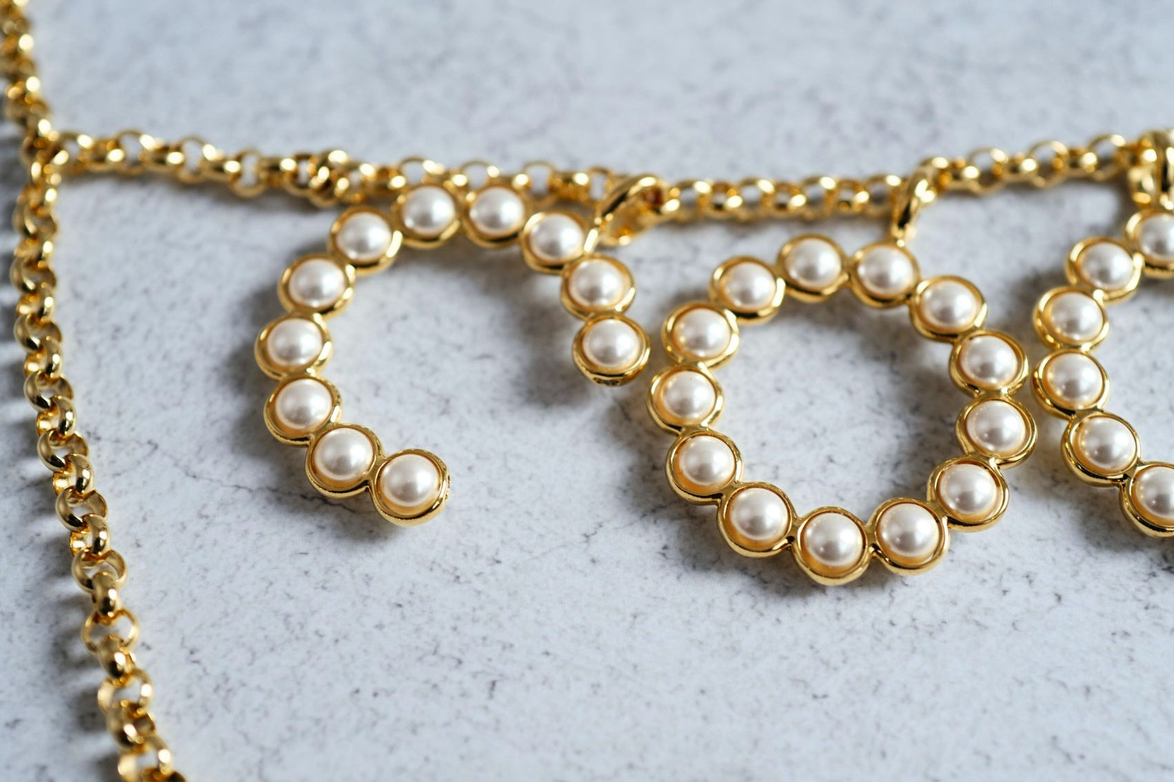 BNIB Chanel 24S Chain Belt with COCO & No 5 Pendant in Gold & Pearly White 85