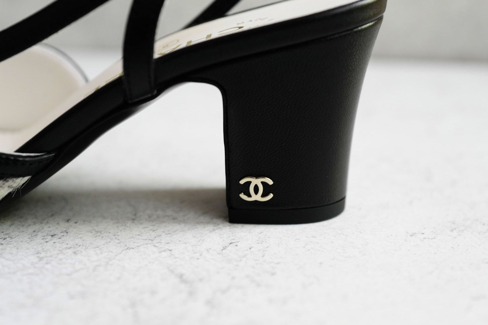Chanel 26S Slingbacks Matthieu Blazy's White/Brown/Black Calfskin Size 38