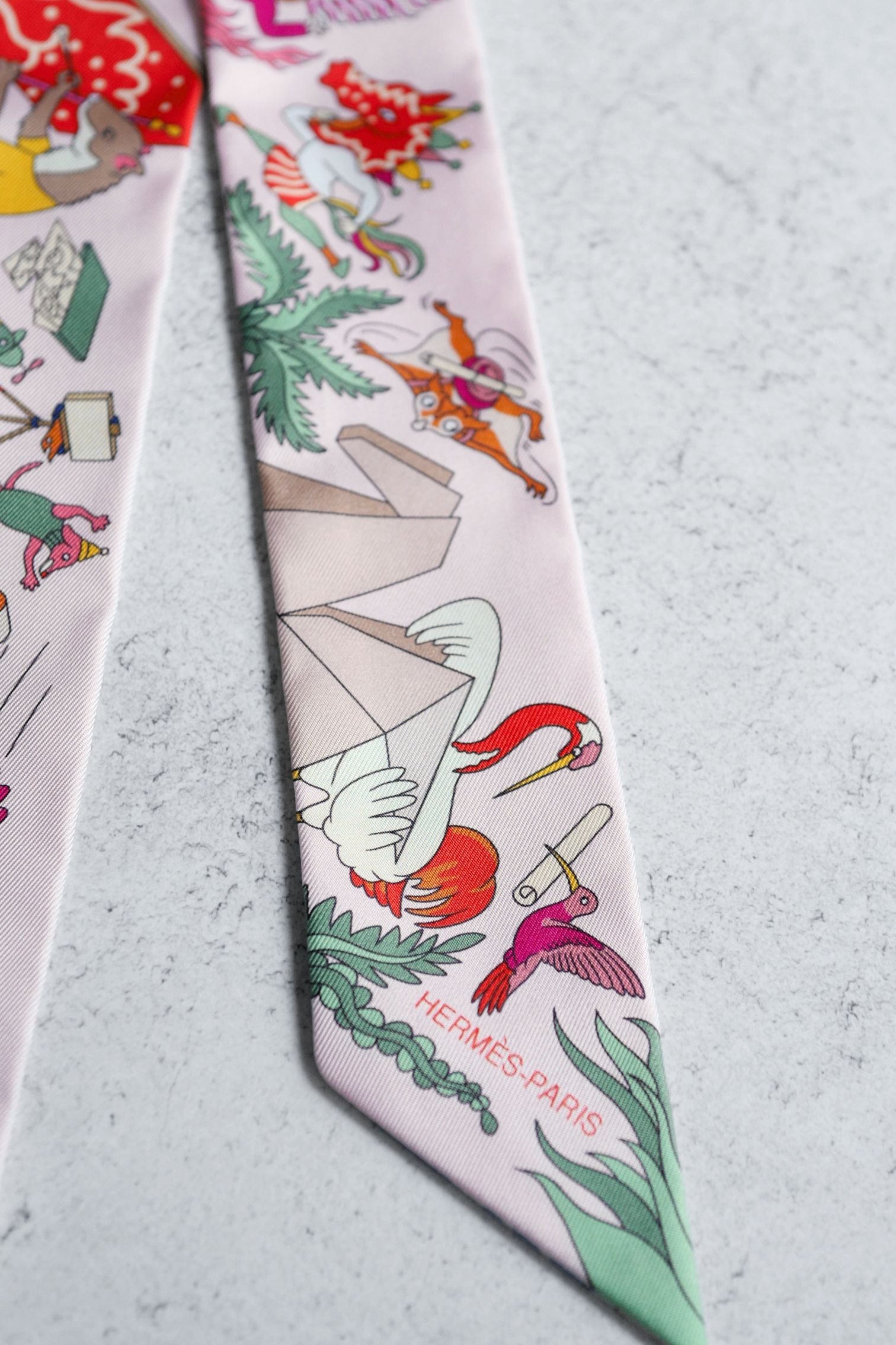 Hermès Academia Hippica Twilly Rose Nacre / Vert Amande / Multicolore 100% Silk