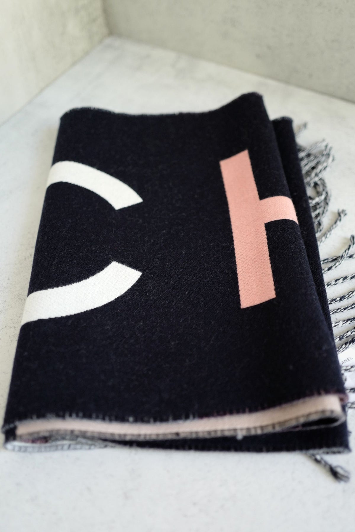 NEW Chanel 25C Wool Shawl Scarf CC Logo Dark Navy Ecru
