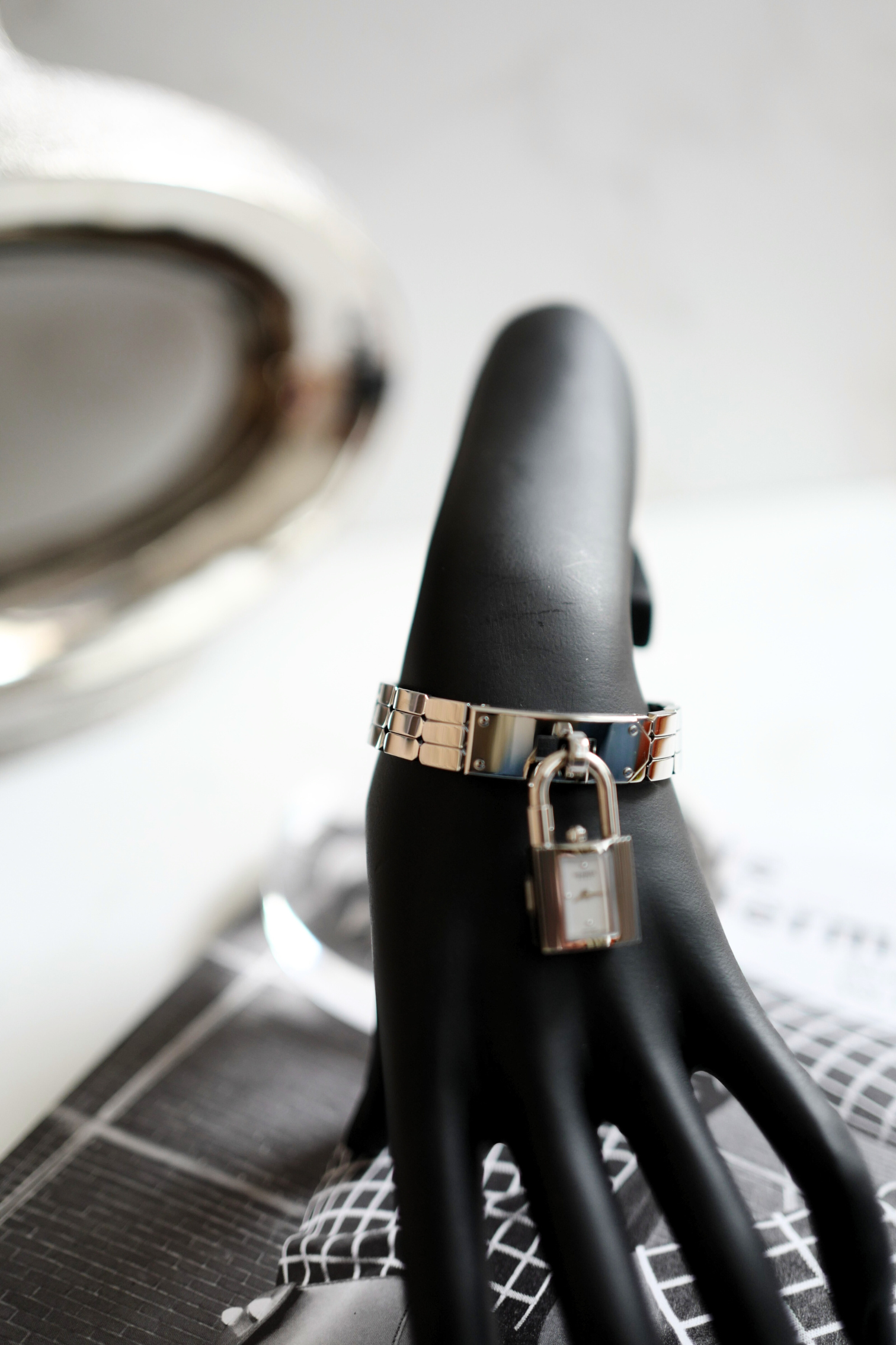 BNIB HERMES Kelly Steel watch, Mini model, 16 mm