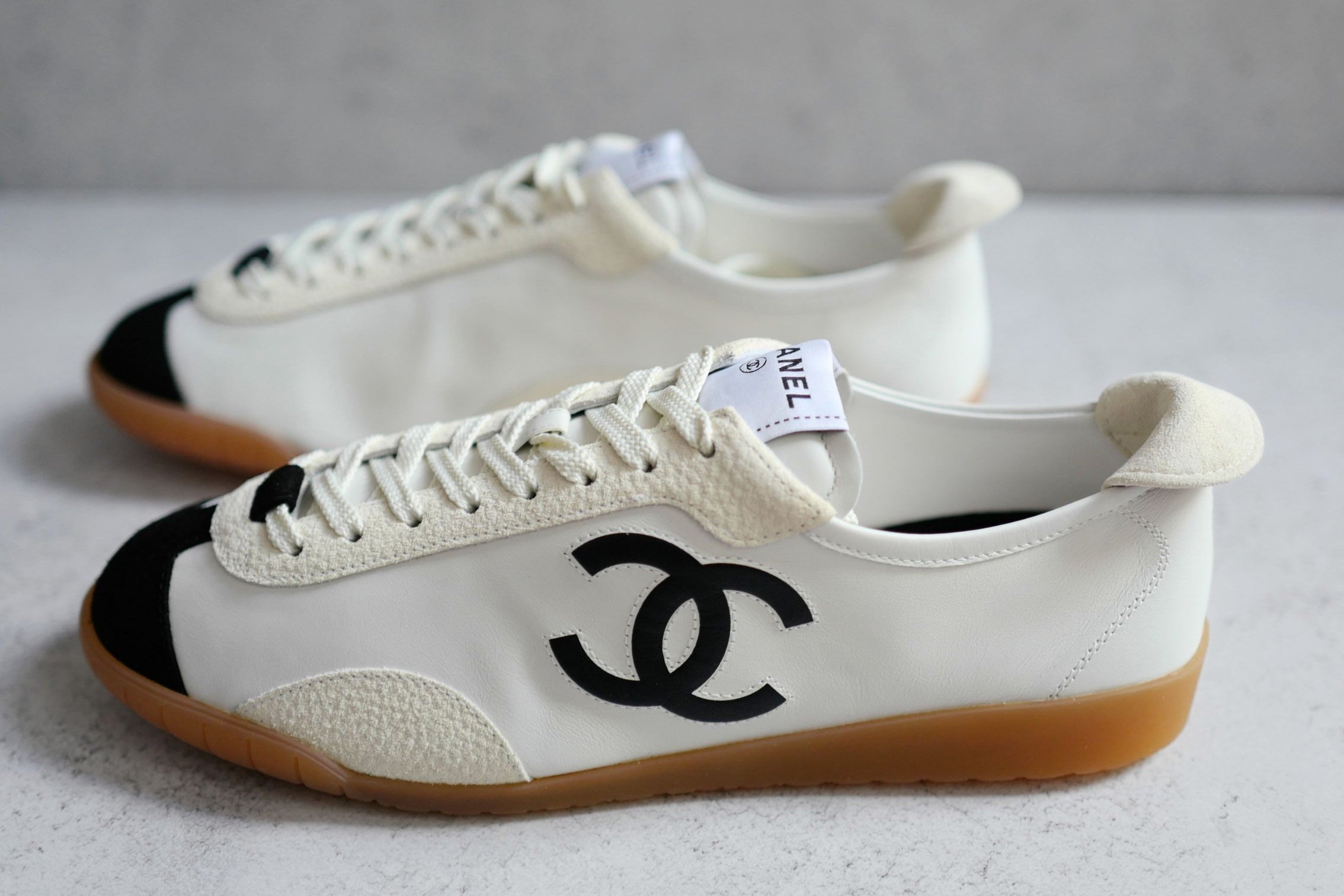 NEW Chanel 26P Sneakers White Black Calfskin Embossed Suede Size 38.5