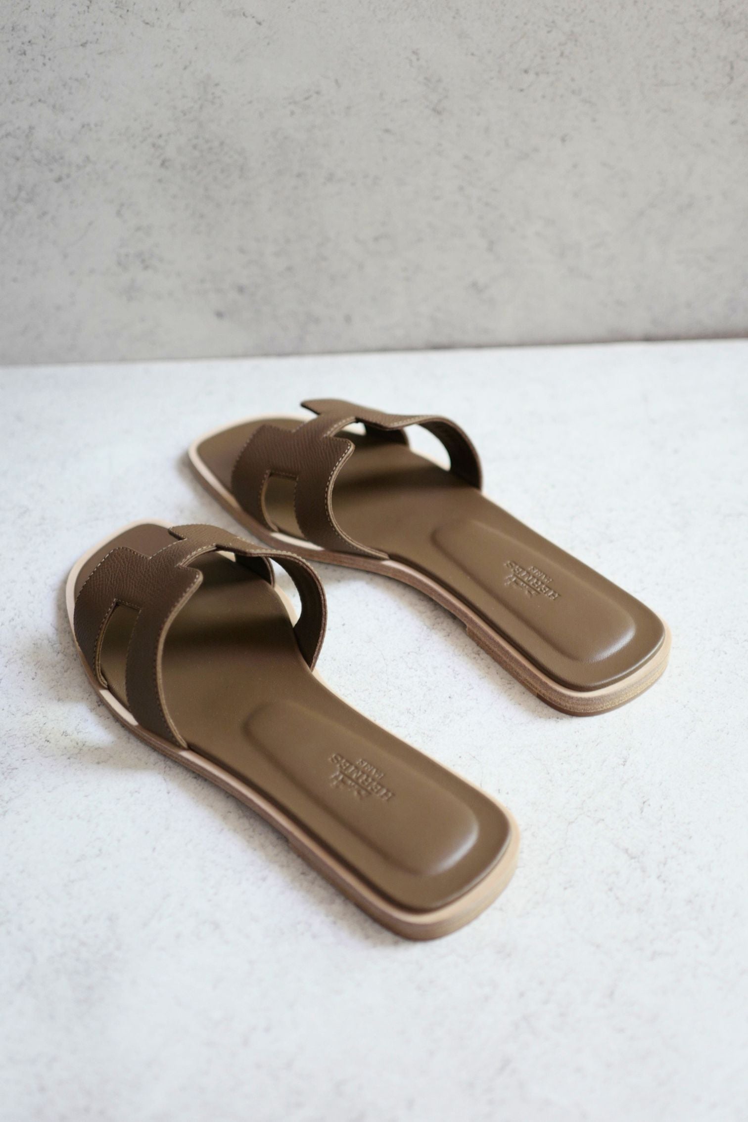 Hermès Oran Sandal Étoupe Calfskin Leather Size 38