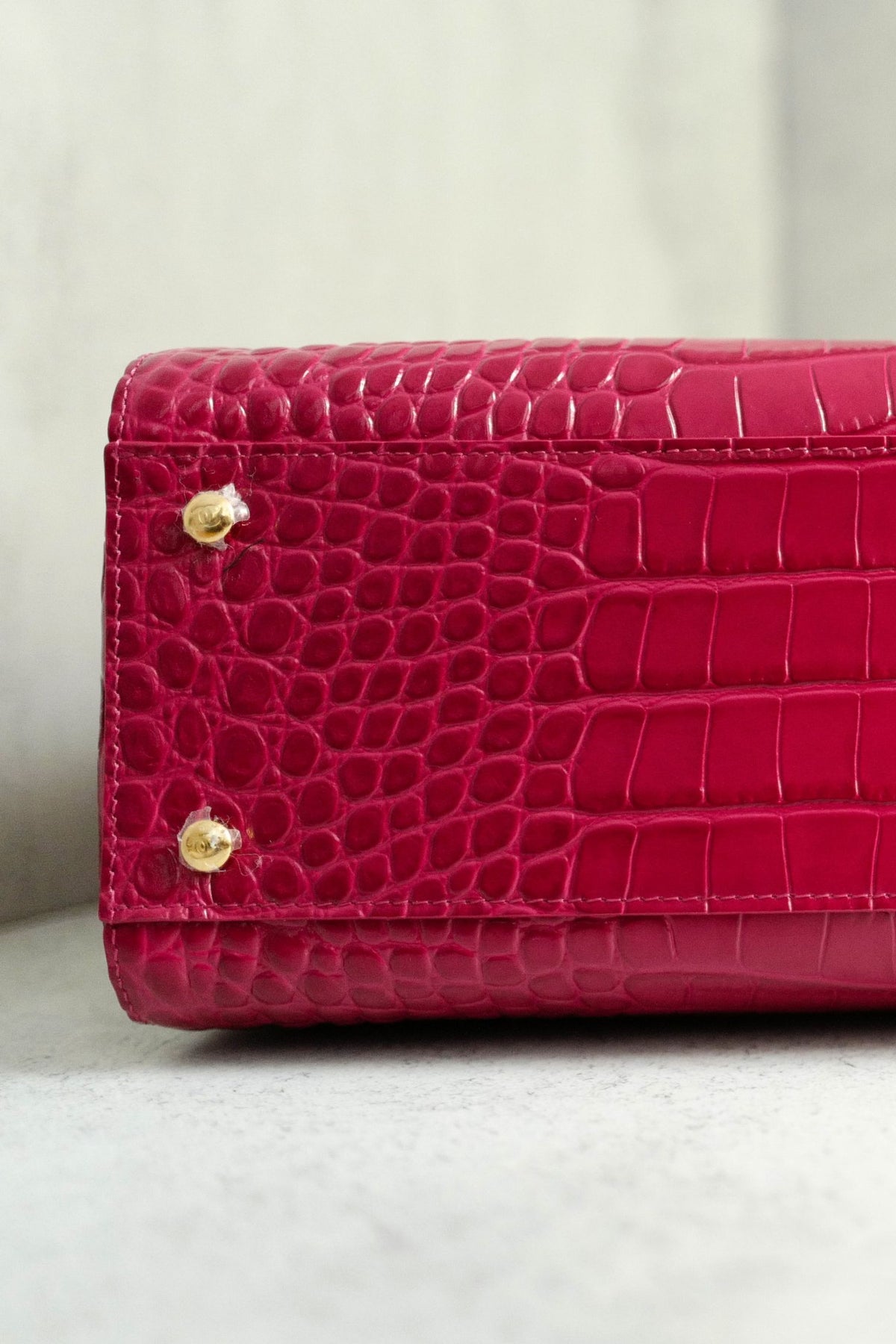 NEW Chanel 26K Matthieu Blazy's Small Tote Fuchsia Croc Embossed Calfskin GHW