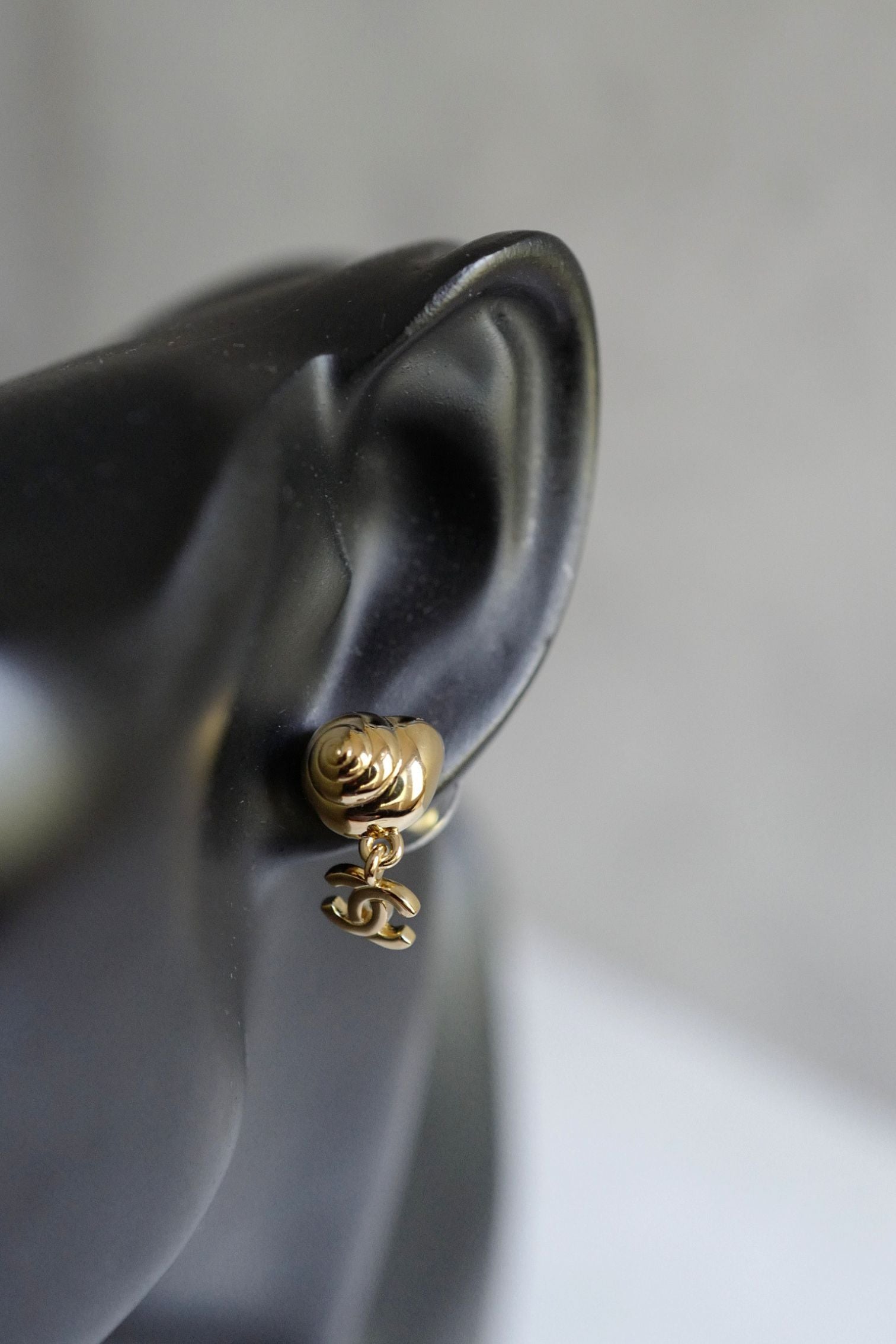 Chanel 26M Coco Beach Pendant Earrings Metal Gold