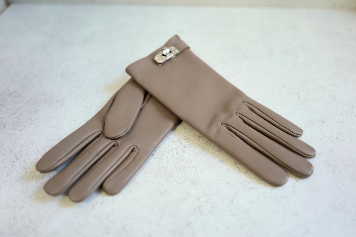 Hermès Hommage Gloves Lambskin Leather with Silk Lining Etoupe Size 70