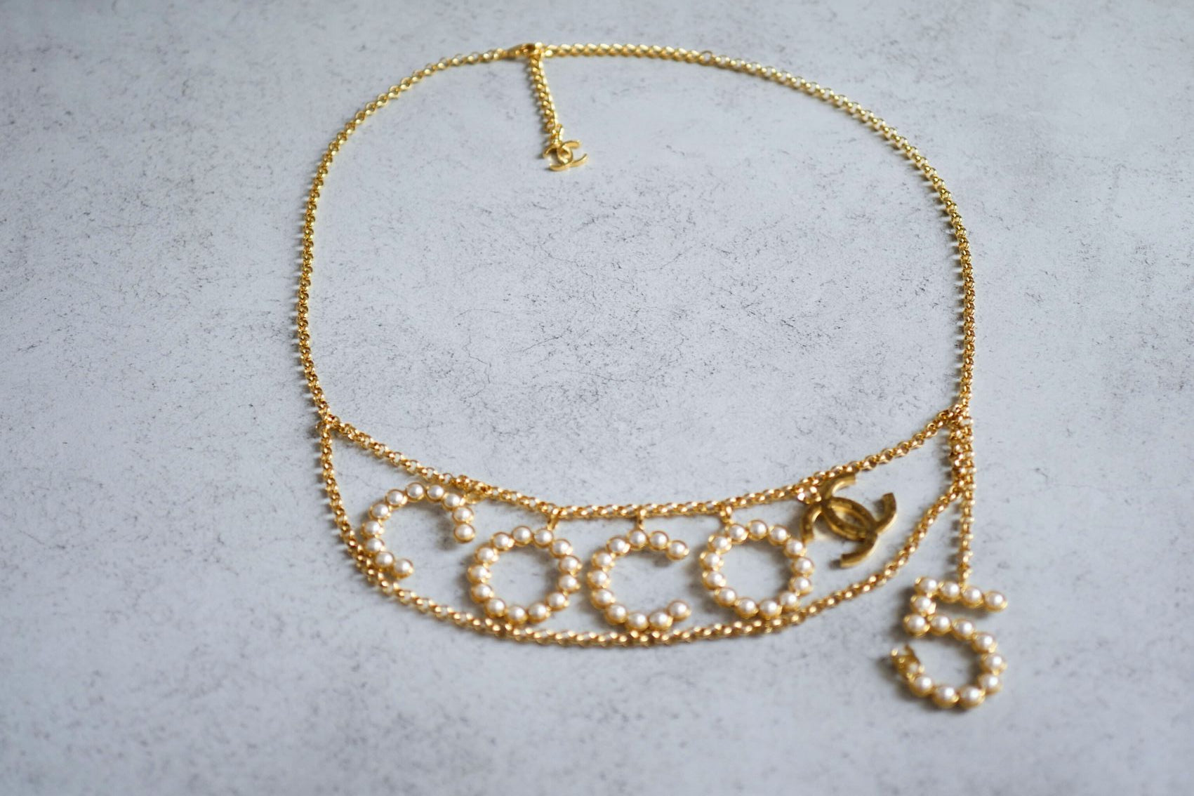 BNIB Chanel 24S Chain Belt with COCO & No 5 Pendant in Gold & Pearly White 85