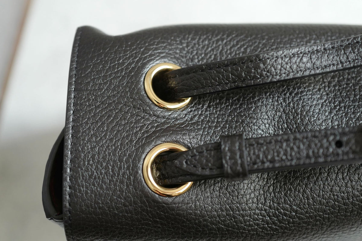 NEW Chanel 26S Maxi 32 Flapbag Black Grained Calfskin Gold Hardware