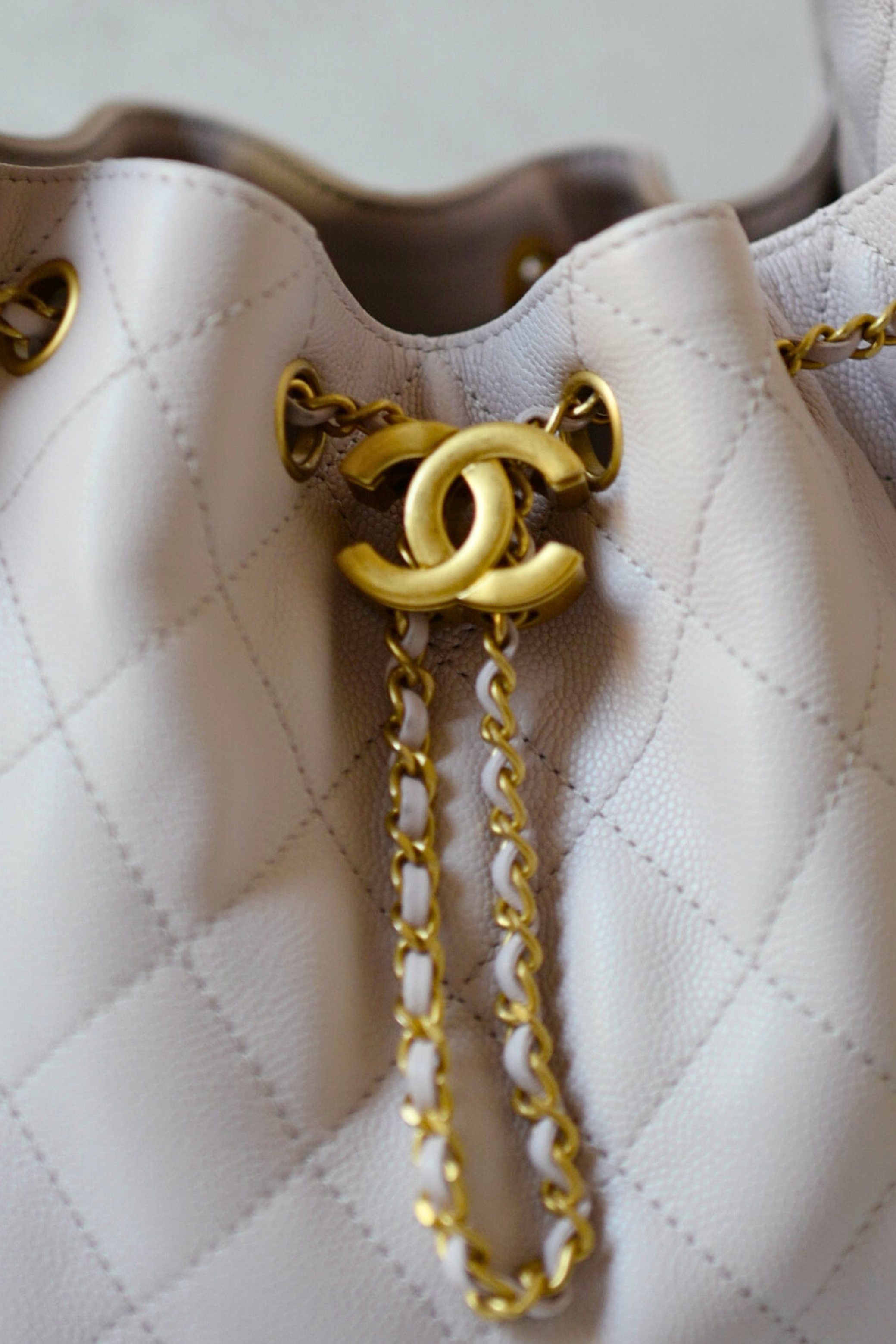 BNIB Chanel 25K Small Hobo Bag Light Pink Grained Calfskin with Gold Hardware