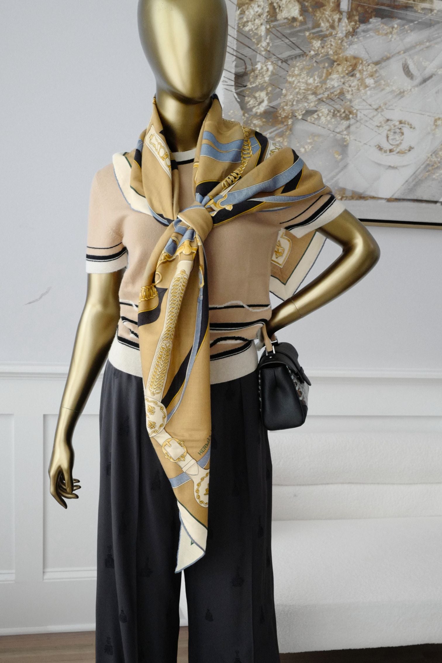 Hermès Triangle La Promenade du Matin Beige Doré/Bleu Jean/Ébène Cashmere Silk