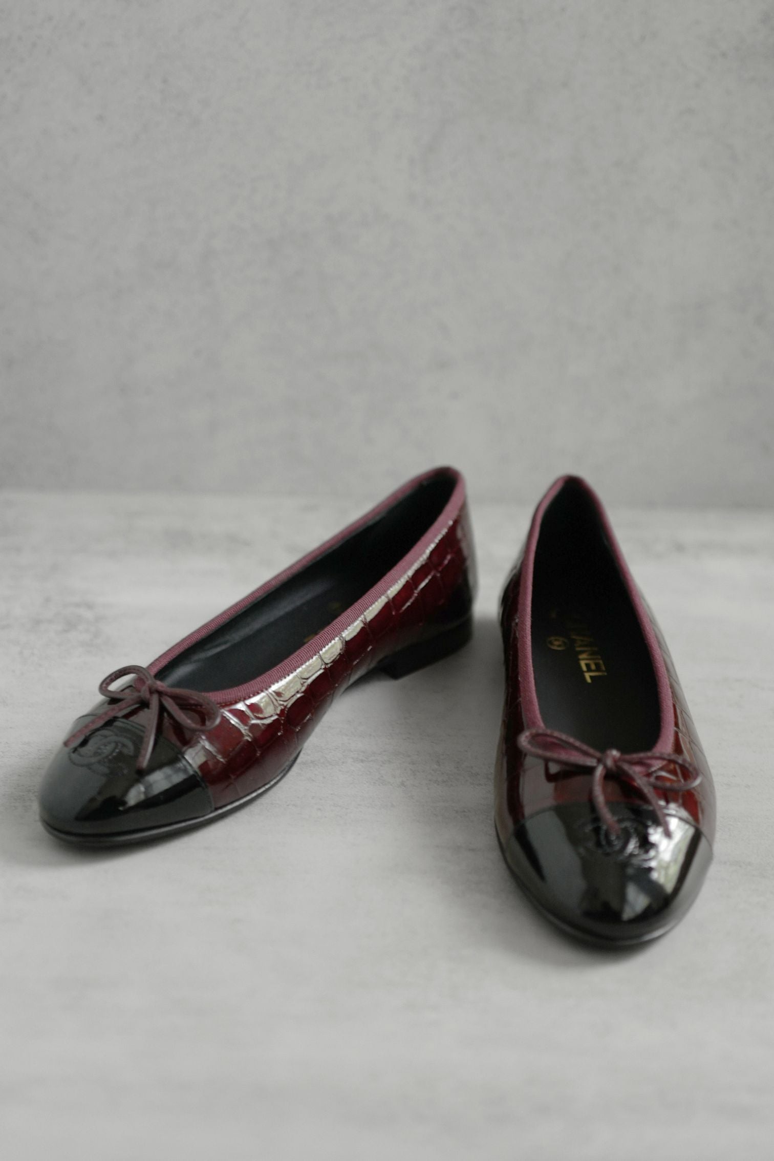 Chanel 26A Ballet Flats Croc Embossed Patent Calfskin Burgundy Black Size 38.5