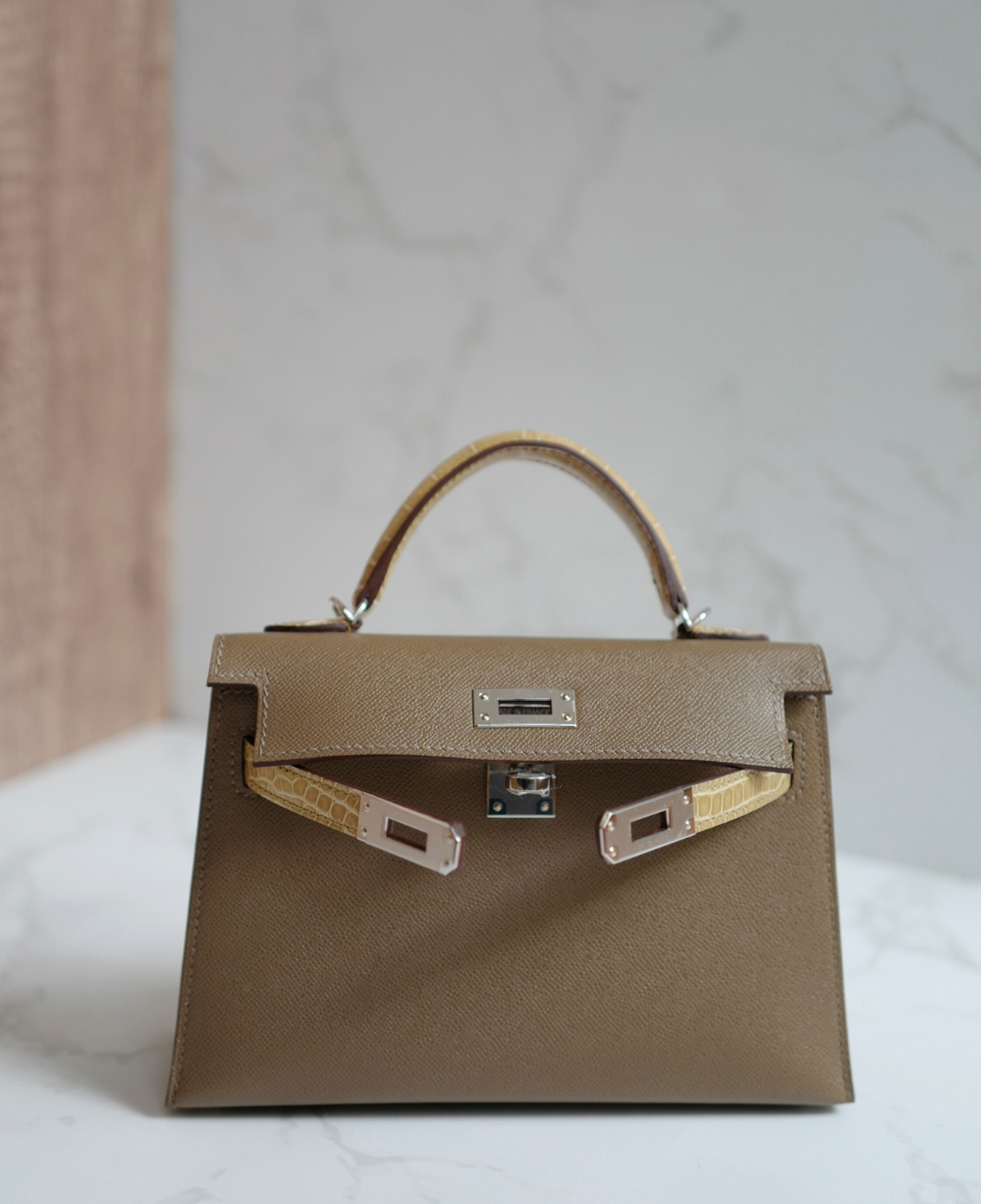 BNIB Hermes Mini Kelly touch Madame calfskin pol alli Etoupe beige phw