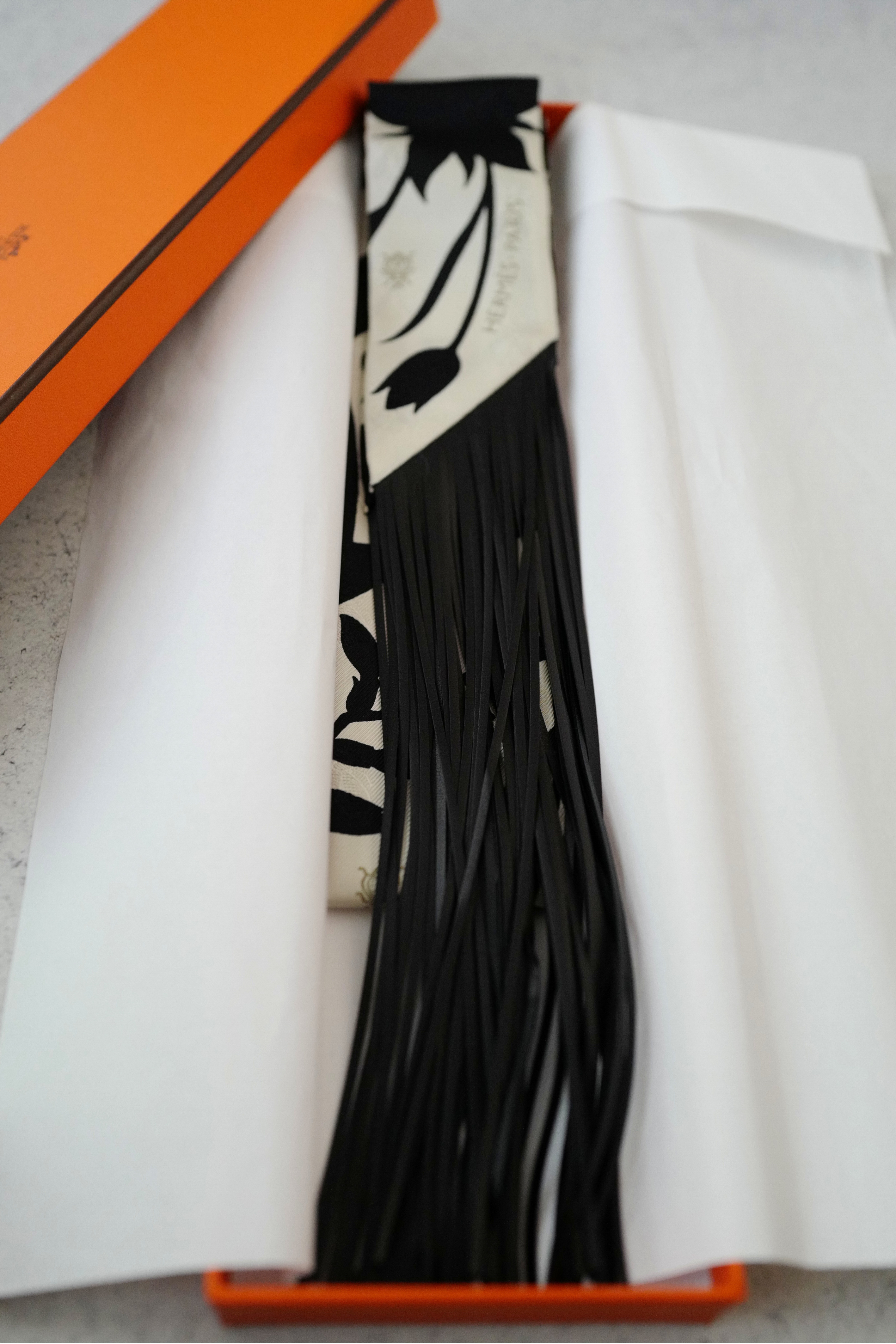 NEW Hermès Twilly Scarf Bouquet Final Leather Fringe Crème/Noir