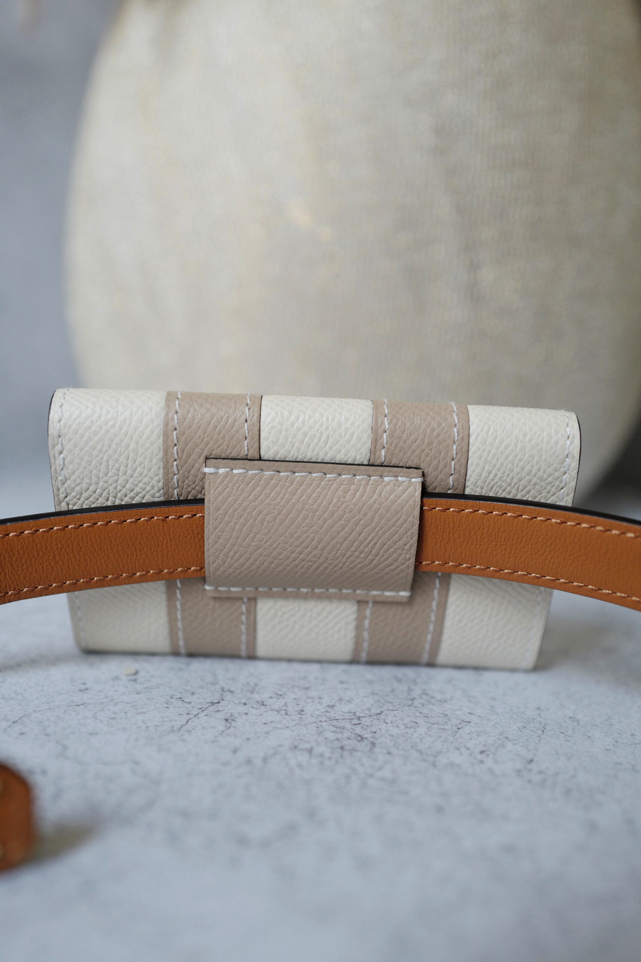 NEW Hermès Kelly Pocket 18 Bayadère Belt Trench/Craie Gold Hardware
