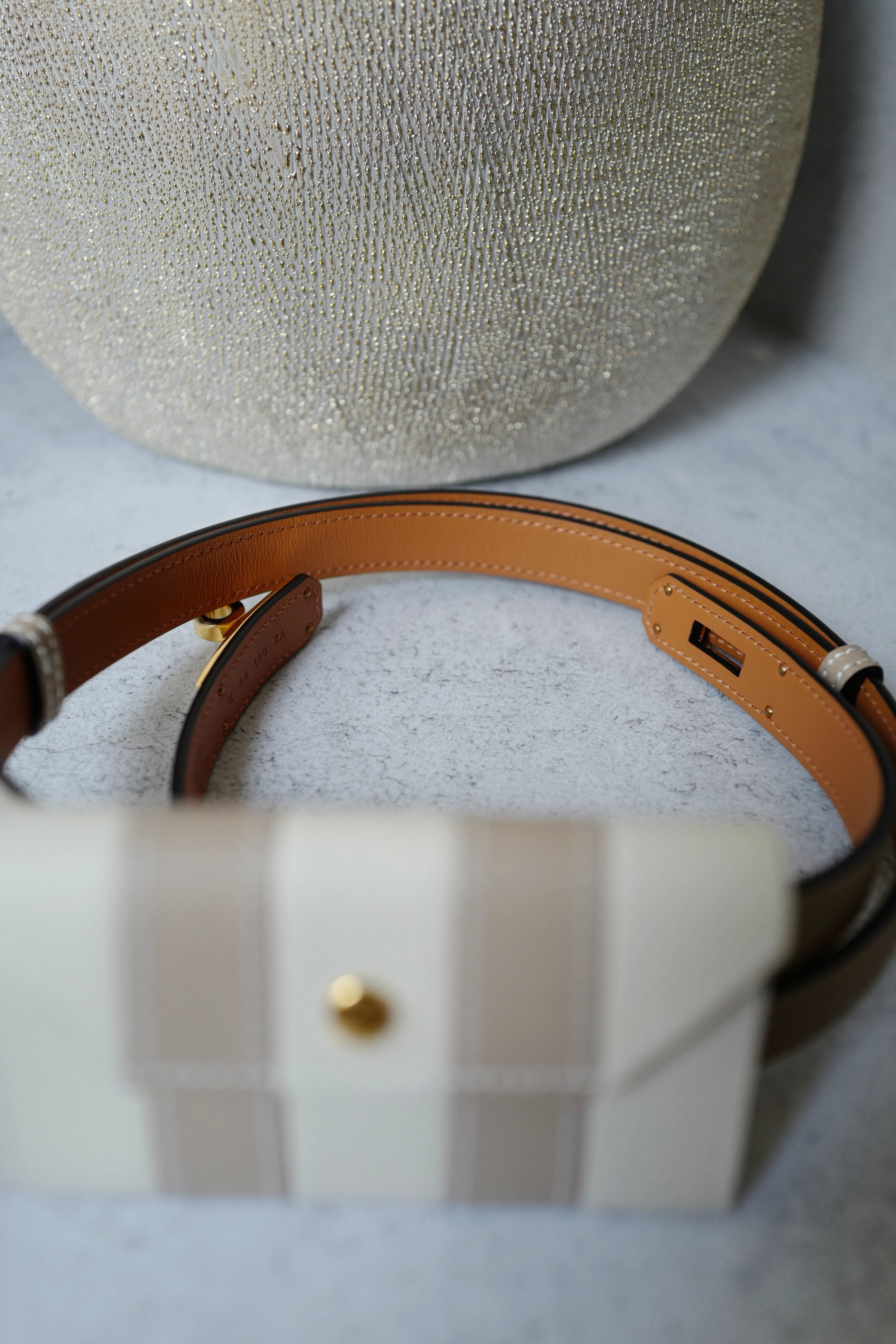 NEW Hermès Kelly Pocket 18 Bayadère Belt Trench/Craie Gold Hardware