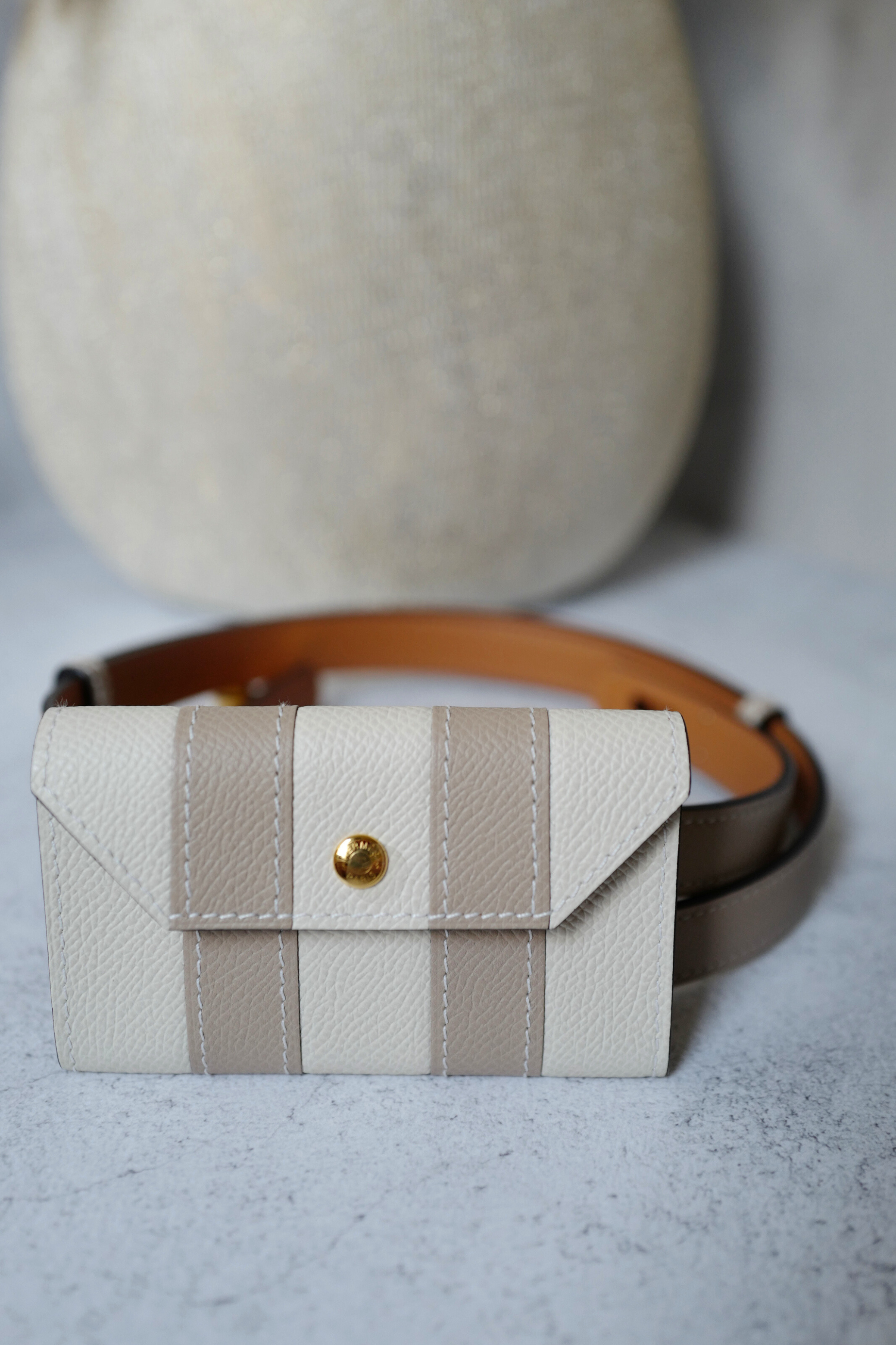 NEW Hermès Kelly Pocket 18 Bayadère Belt Trench/Craie Gold Hardware