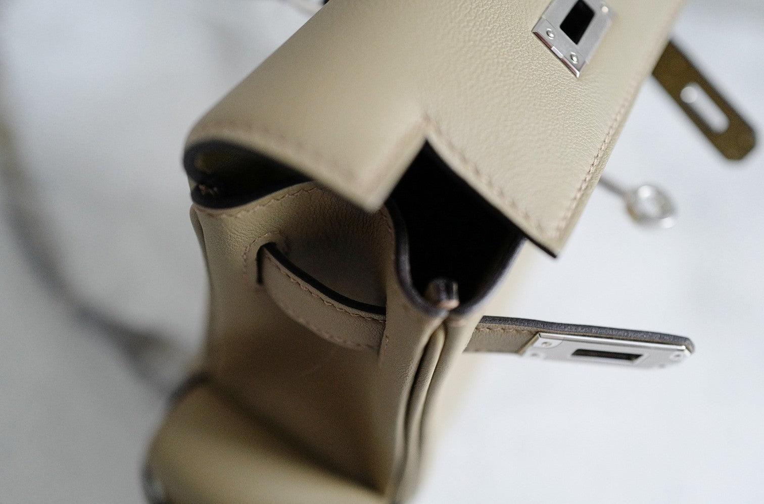 Hermès Kelly Jump Beige Marfa Swift Leather Palladium Hardware W/2024