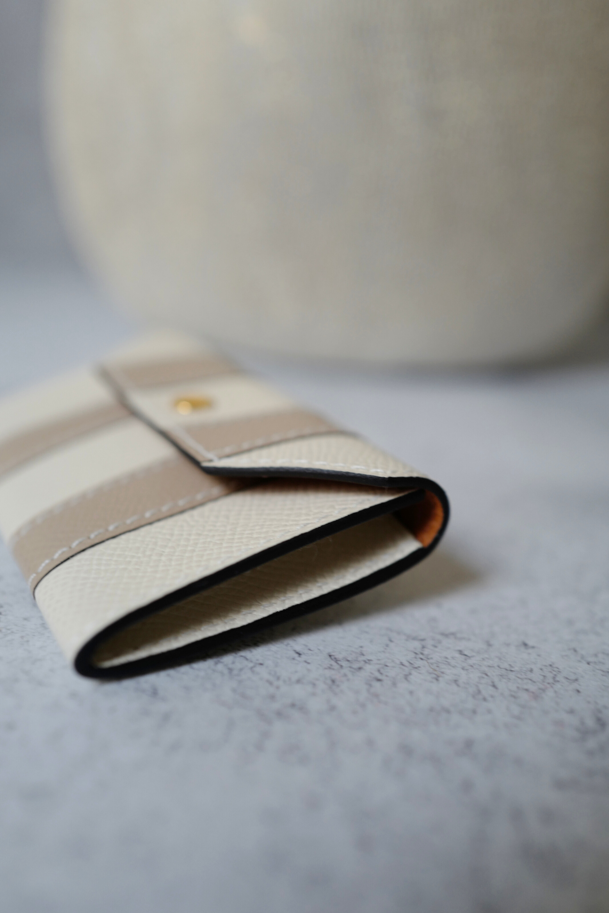 NEW Hermès Kelly Pocket 18 Bayadère Belt Trench/Craie Gold Hardware