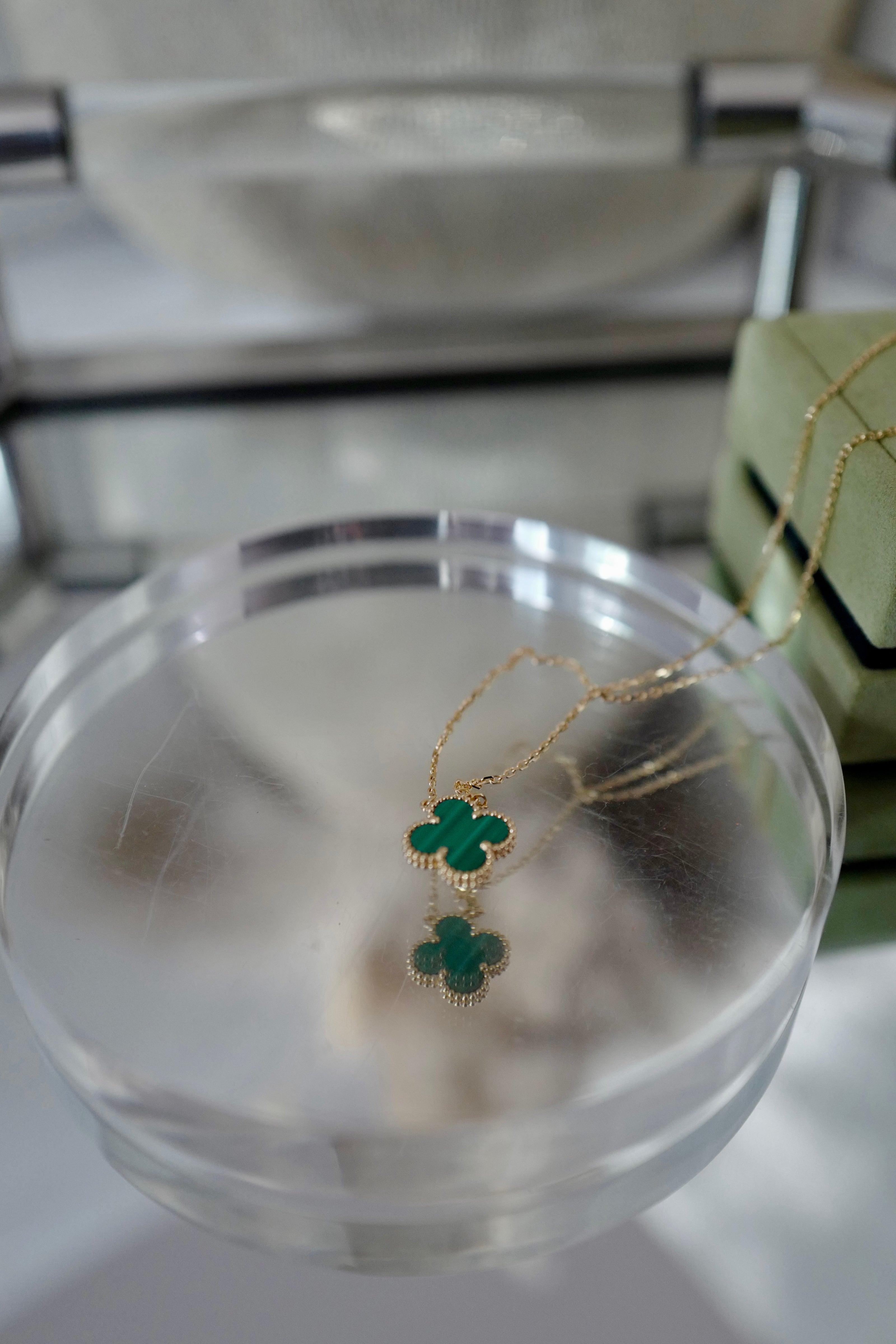 BNIB Van Cleef & Arpels Alhambra Malachite Pendant Necklace in 18K Yellow Gold