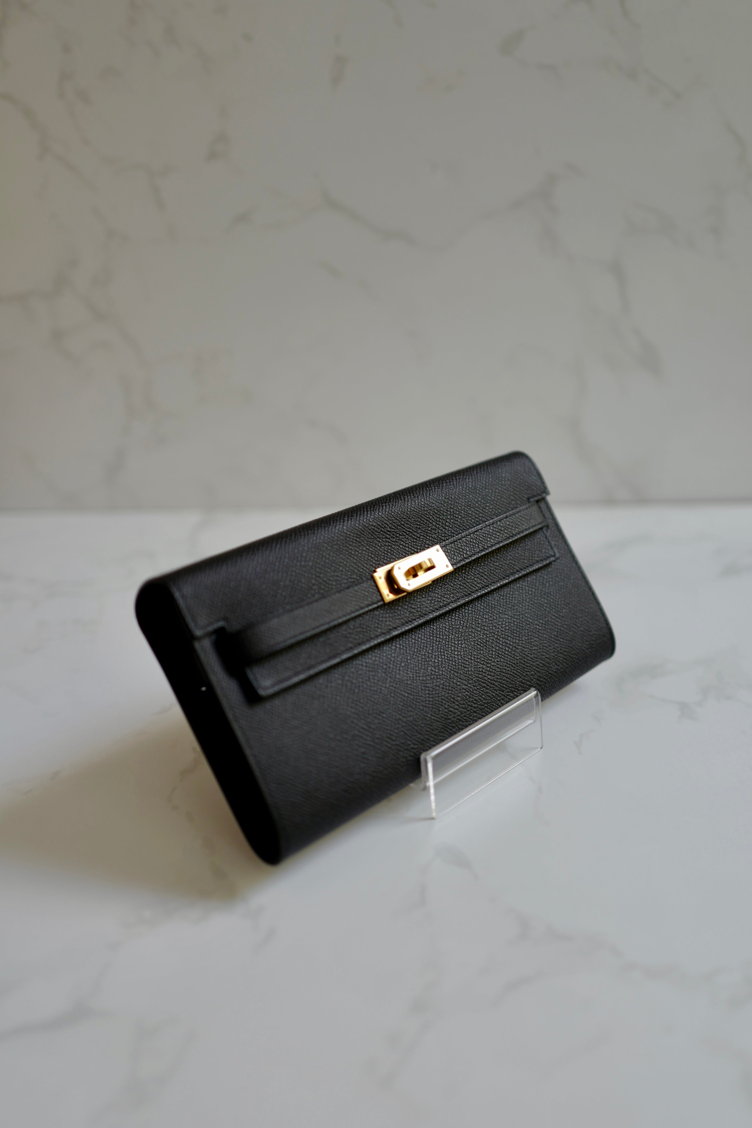 Hermes Sac Kelly To Go in Black Epsom Gold HW