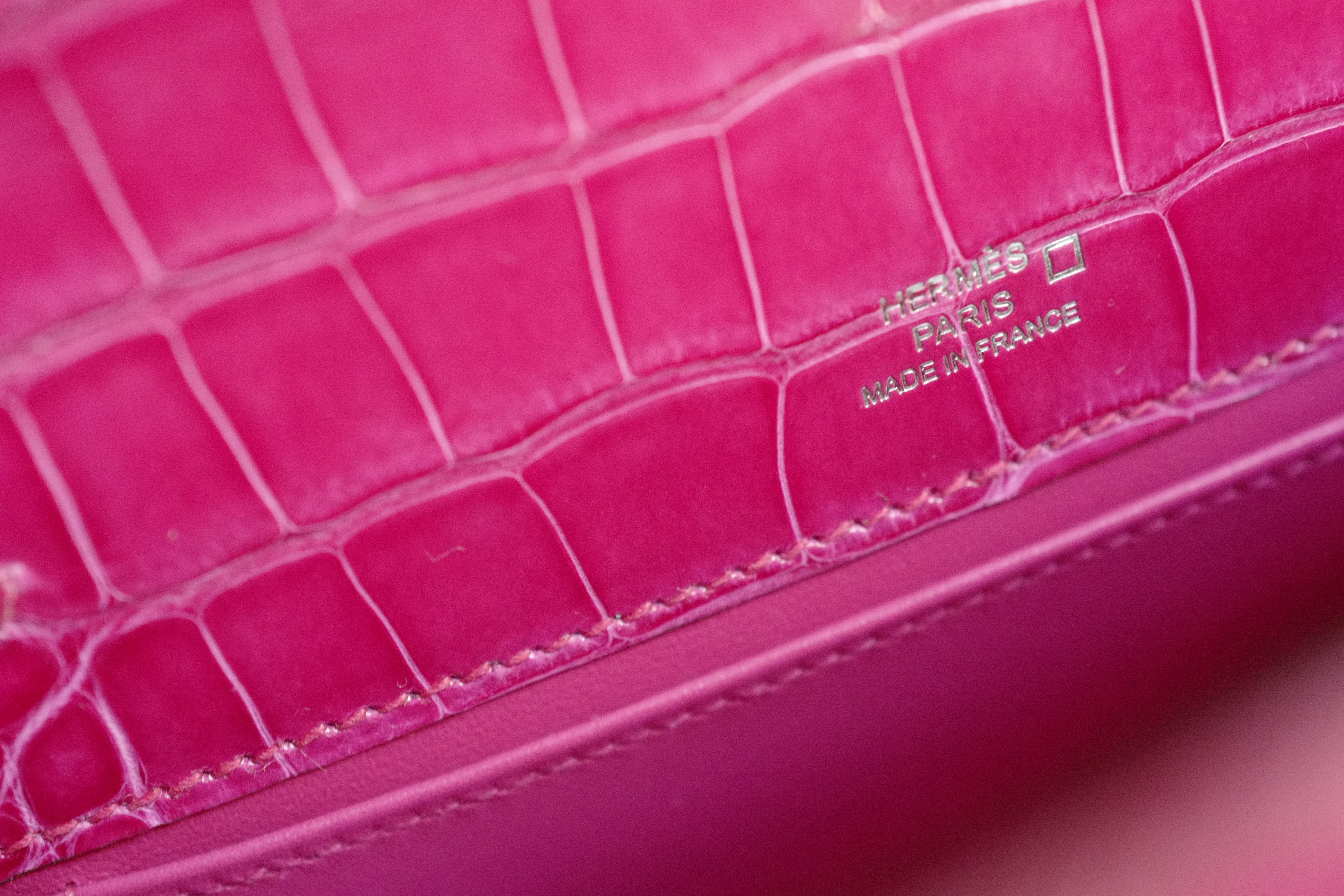 Hermès Kelly Mini Pochette Rose Mexico Alligator Mississippiensis Lisse PHW K Stamp