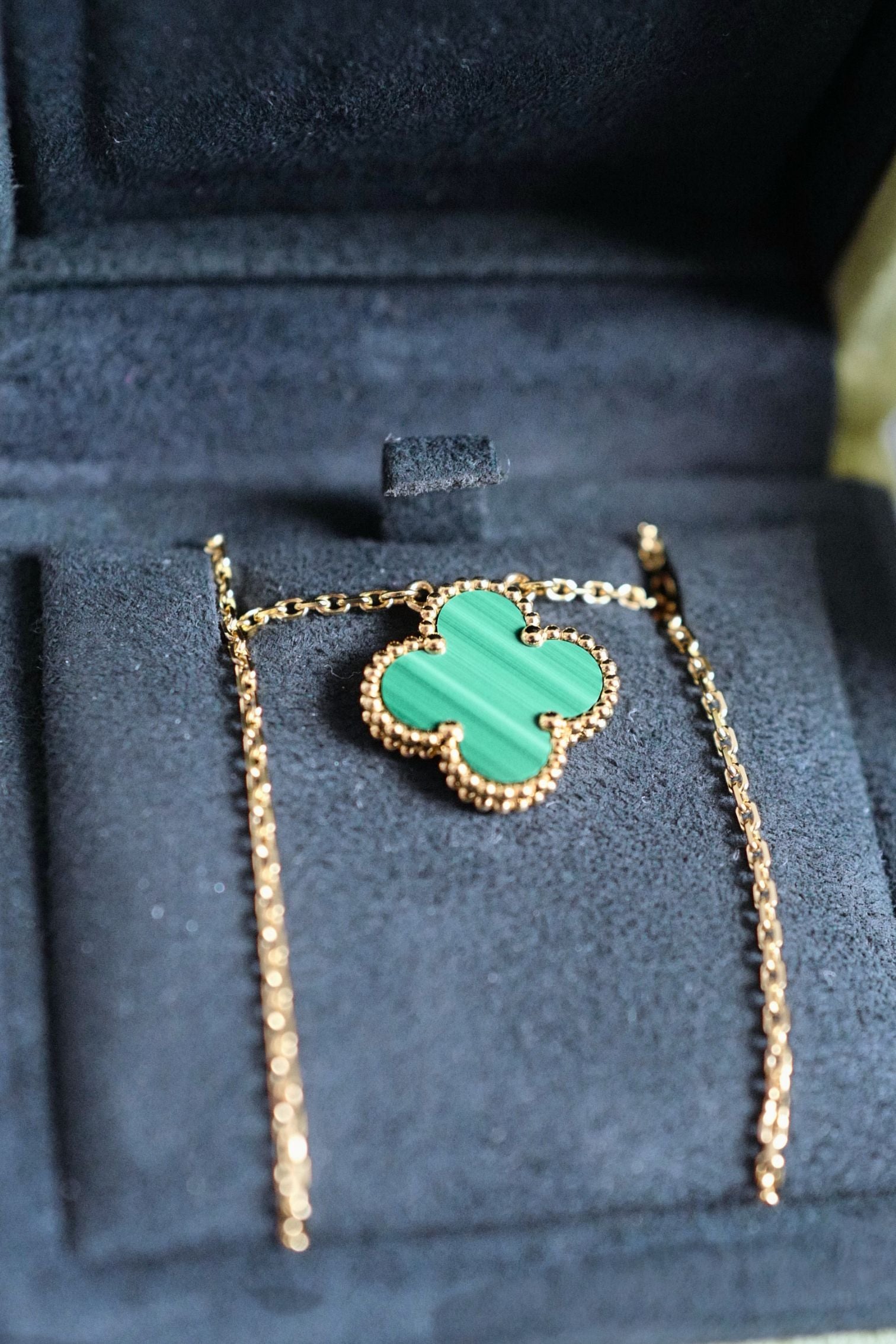 BNIB Van Cleef & Arpels Alhambra Malachite Pendant Necklace in 18K Yellow Gold