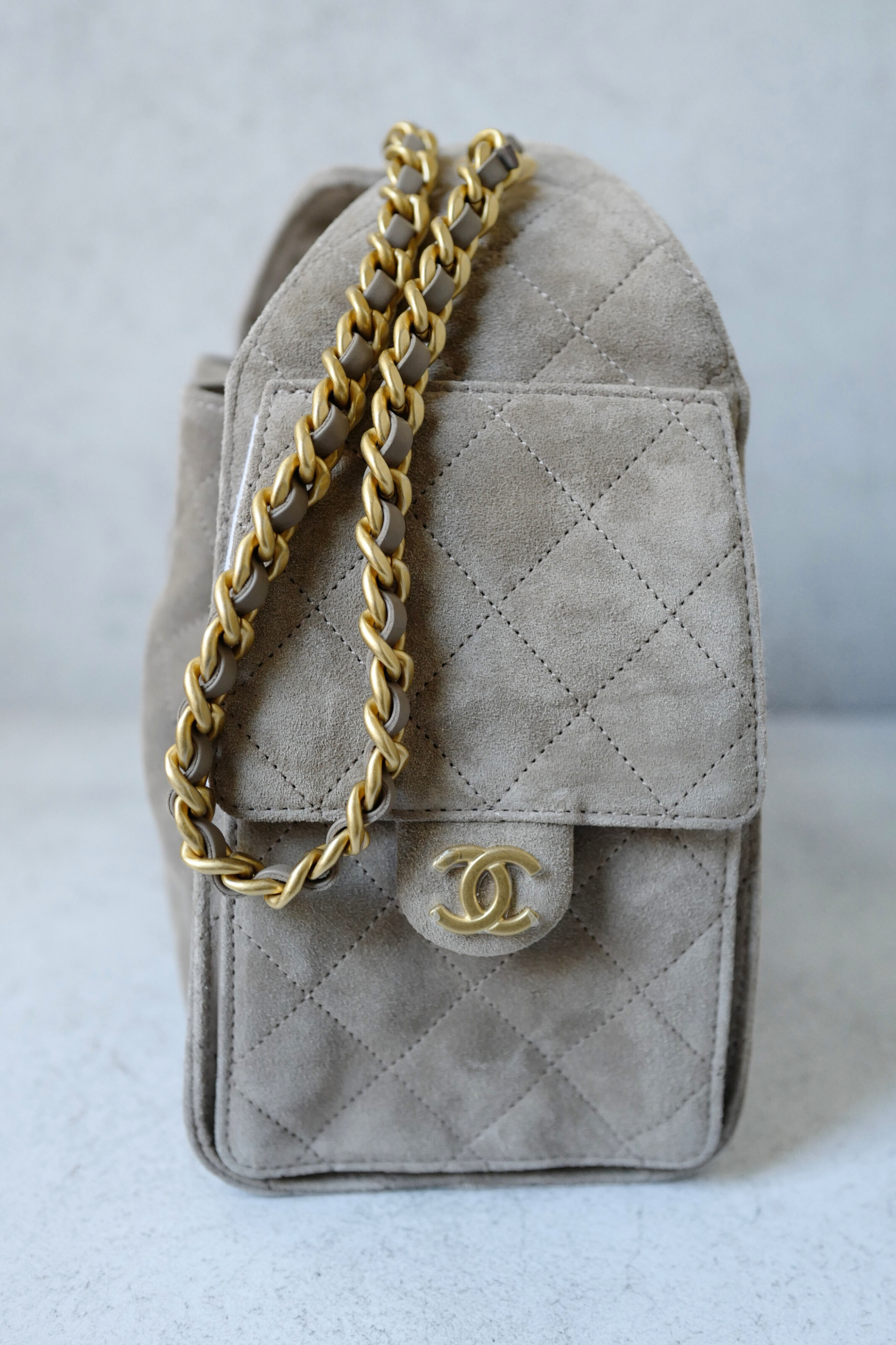 BNIB Chanel 25K Small Hobo Bag grey Suede with Gold Hardware