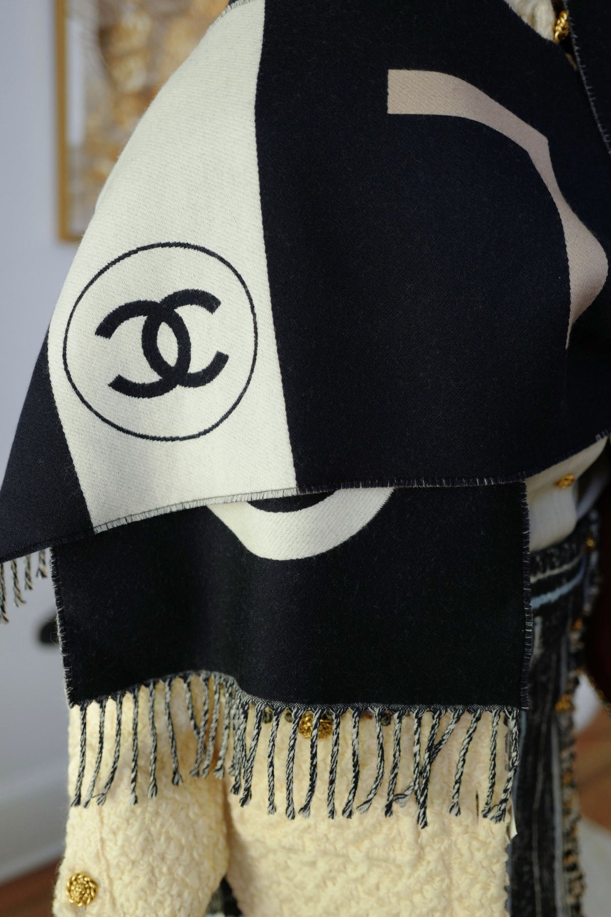 NEW Chanel 25C Wool Shawl Scarf CC Logo Dark Navy Ecru