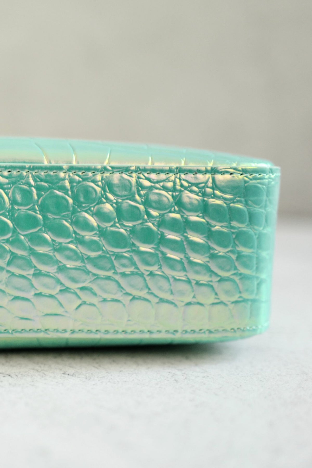 NEW Chanel 26K Clutch With Chain Turquoise Croc Embossed Calfskin GHW