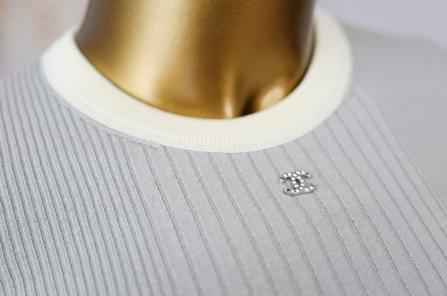 NEW Chanel Coco Beach 2025 Collection T-Shirt Grey size 34