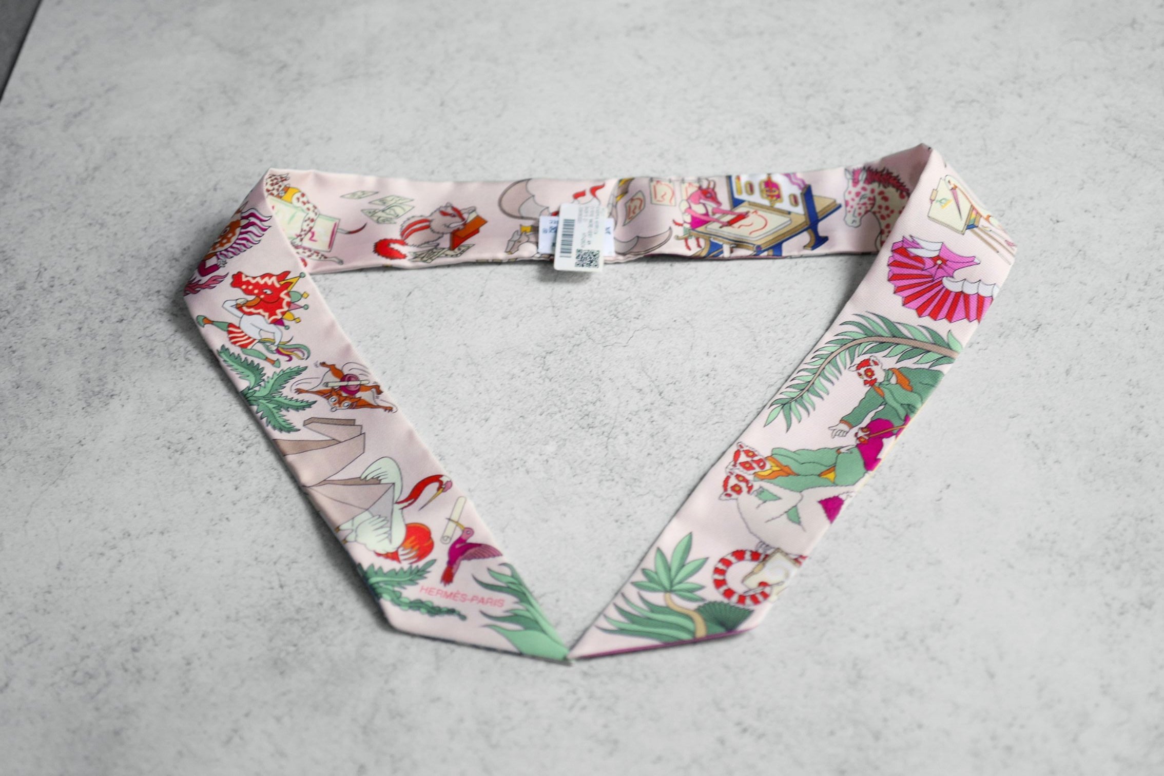 Hermès Academia Hippica Twilly Rose Nacre / Vert Amande / Multicolore 100% Silk