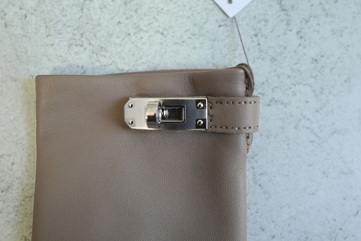 Hermès Hommage Gloves Lambskin Leather with Silk Lining Etoupe Size 70