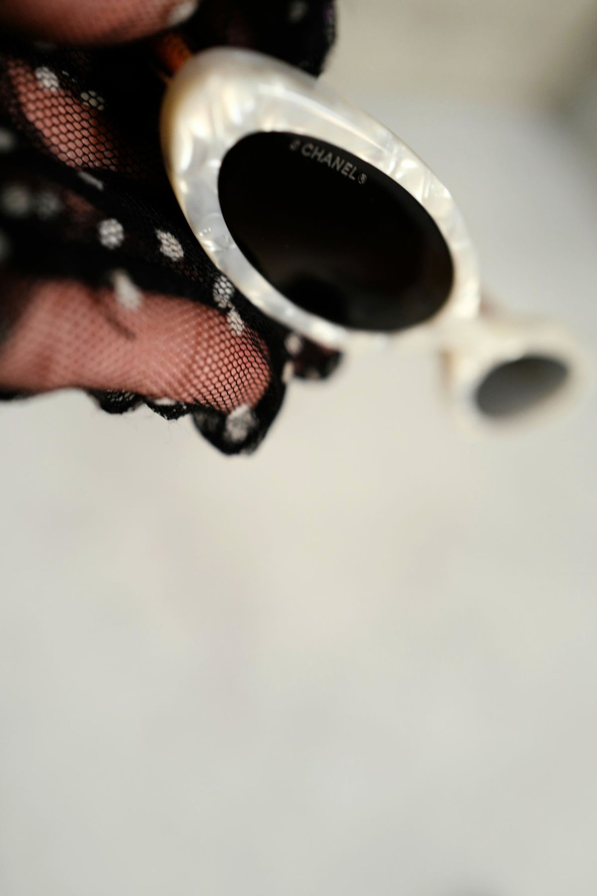 CHANEL 26K Fall/Winter Oval Sunglasses Blanc Acetate Frame Gray Lens 19mm
