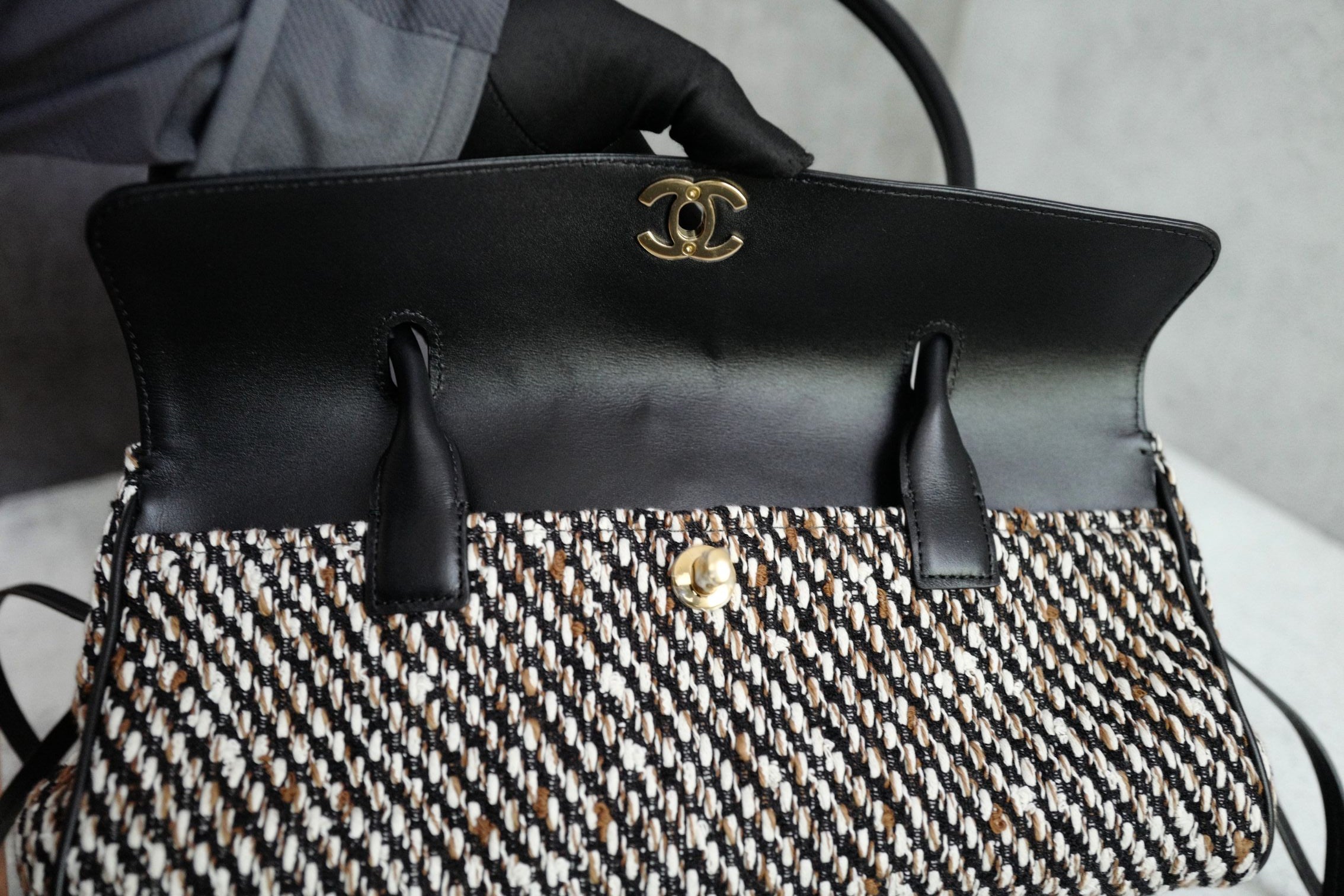 Chanel 26S Small Shopping Bag Matthieu Blazy Black Ecru Wool Gold Hardware