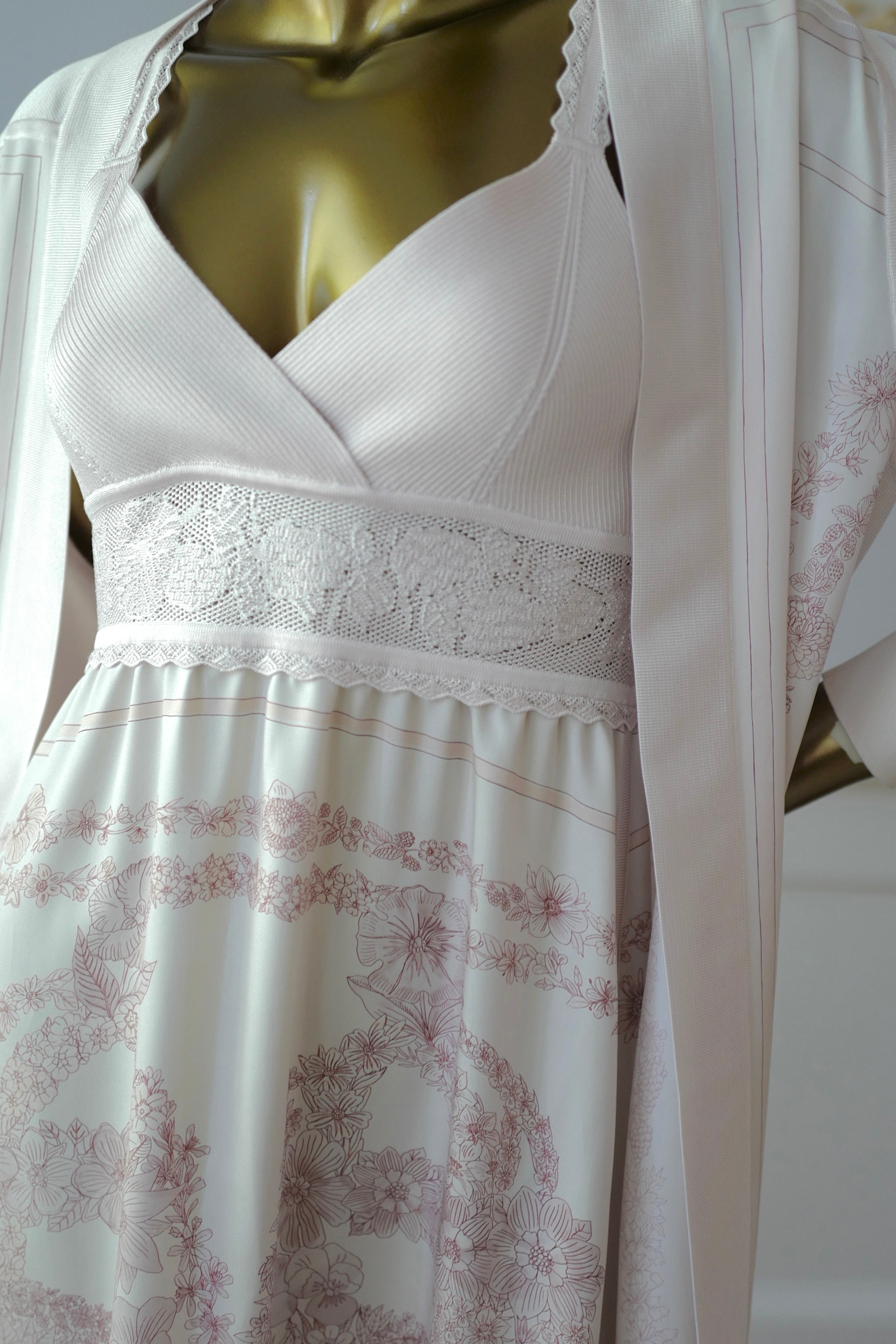 NEW Hermès "Brides de Gala en Fleurs" long-sleeve twillaine– Rose Pâle Pink- Size 34 $5K Retail