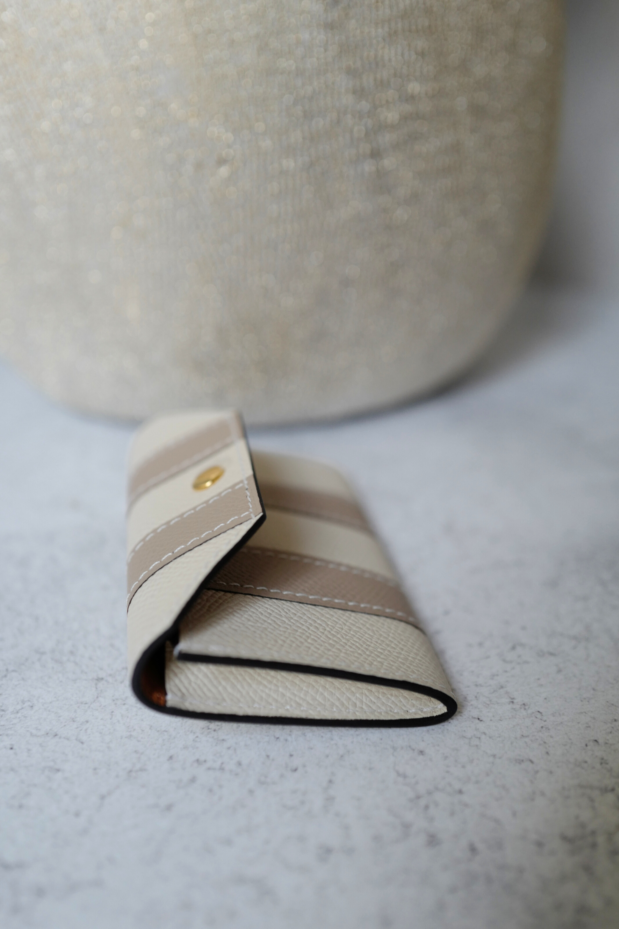 NEW Hermès Kelly Pocket 18 Bayadère Belt Trench/Craie Gold Hardware