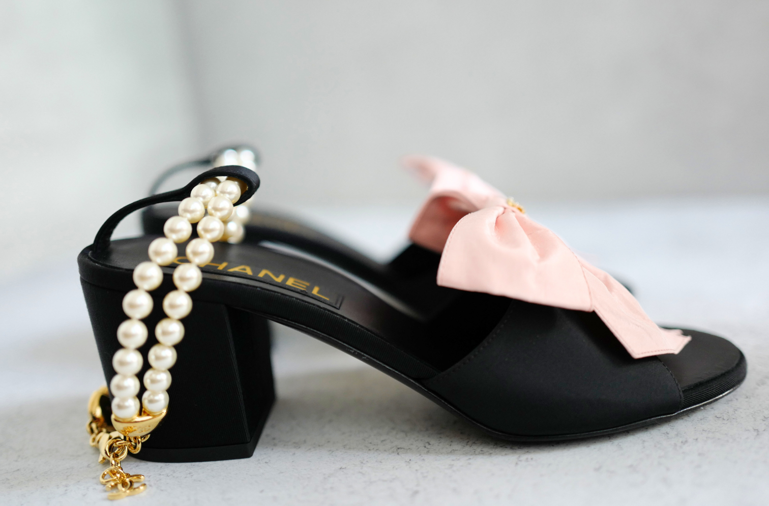 BNIB Chanel 24A Pink Bow Heels with Pearl Strap size 37.5