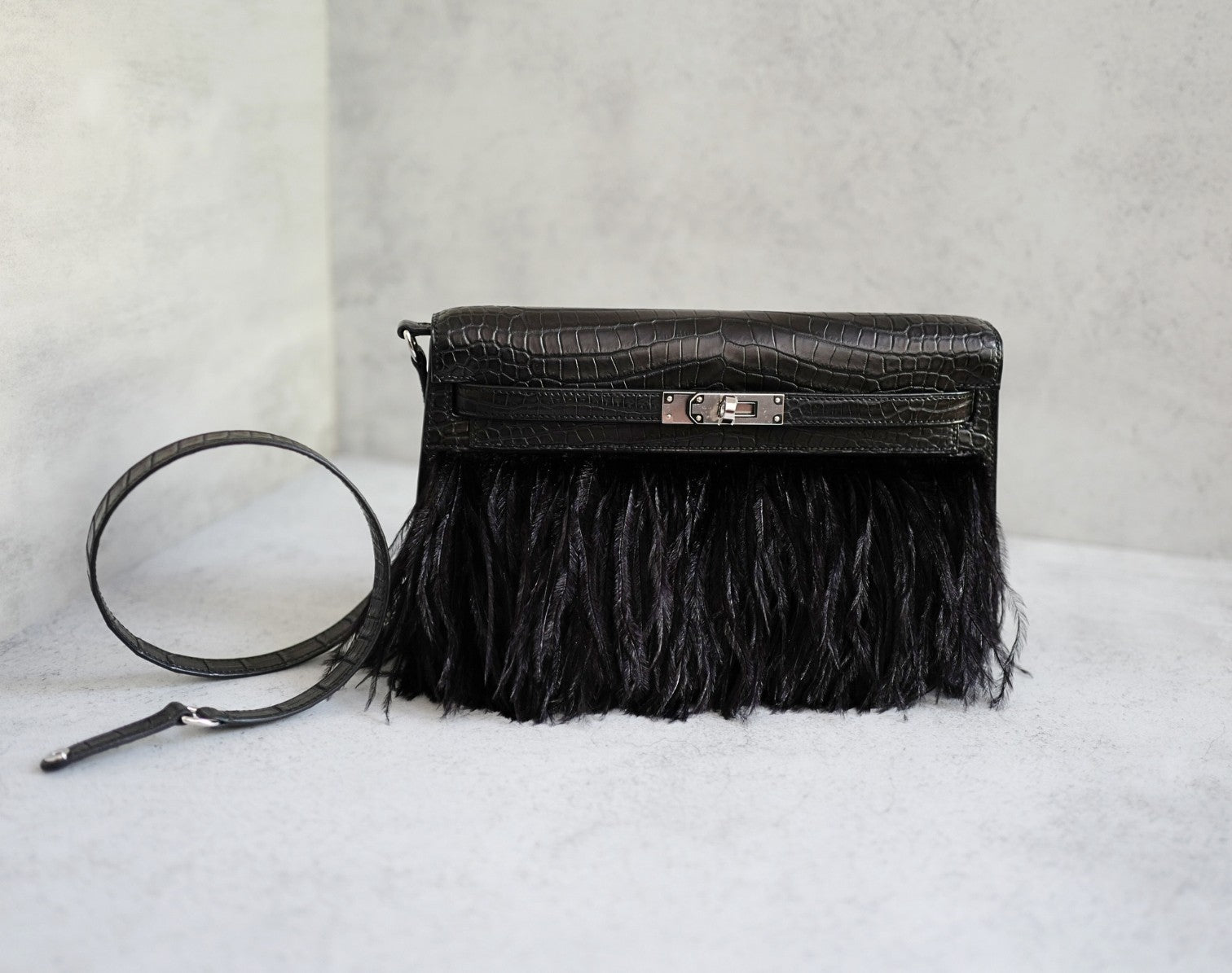 BNIB Hermès Kelly Elan Folie Noir Matte Porosus Crocodile Ostrich Feather PHW