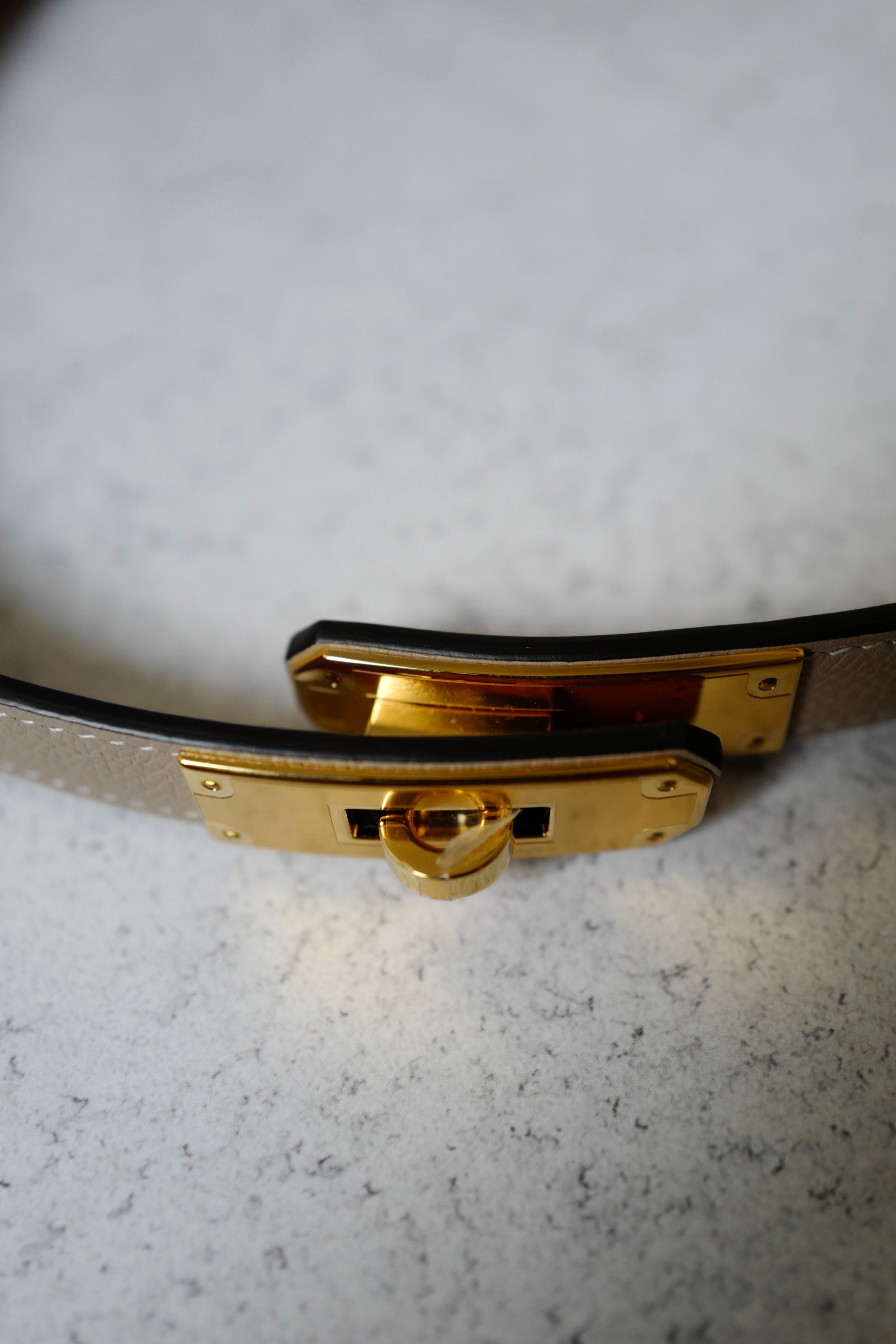NEW Hermès Kelly Pocket 18 Bayadère Belt Trench/Craie Gold Hardware
