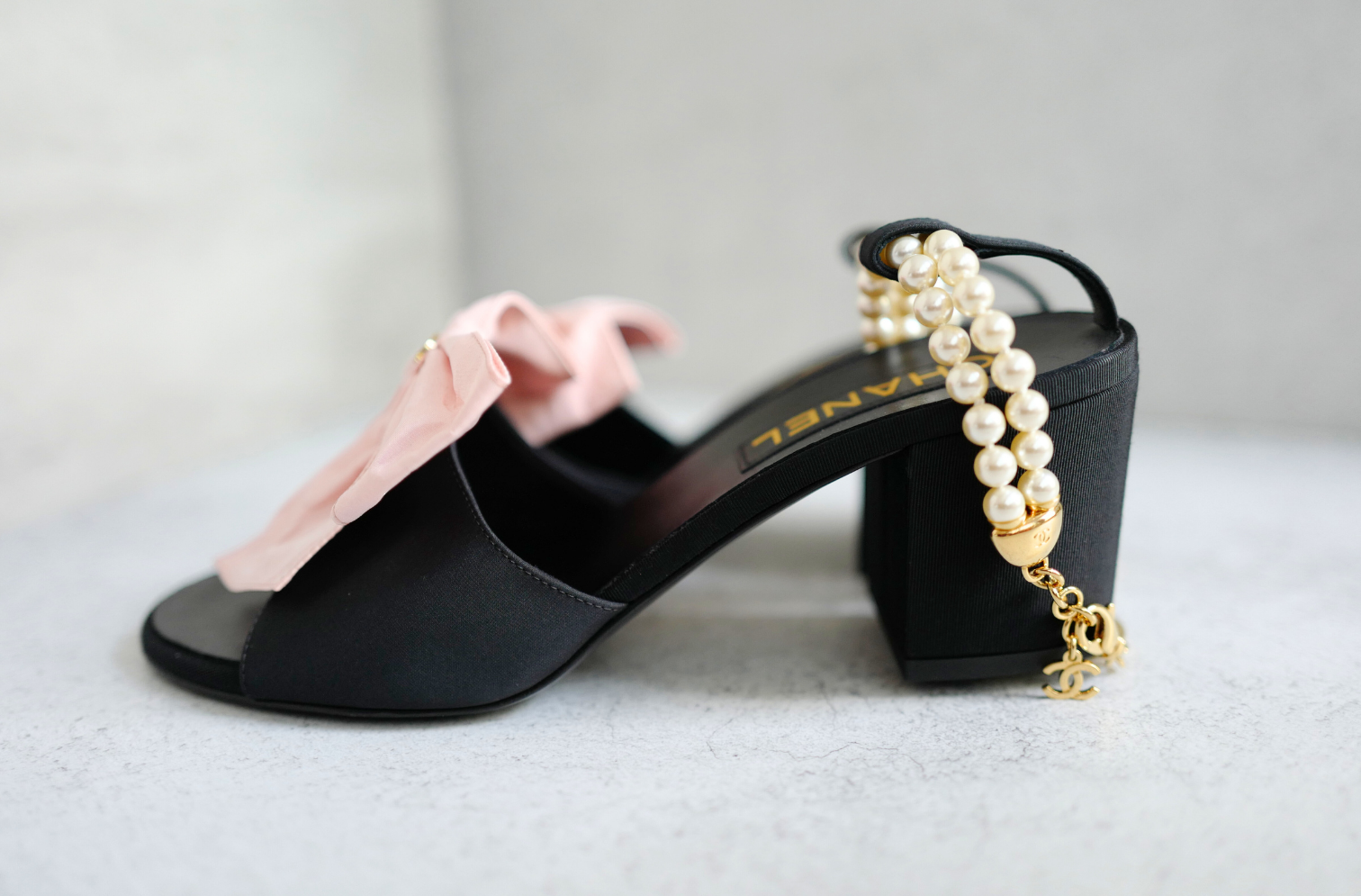 BNIB Chanel 24A Pink Bow Heels with Pearl Strap size 37.5