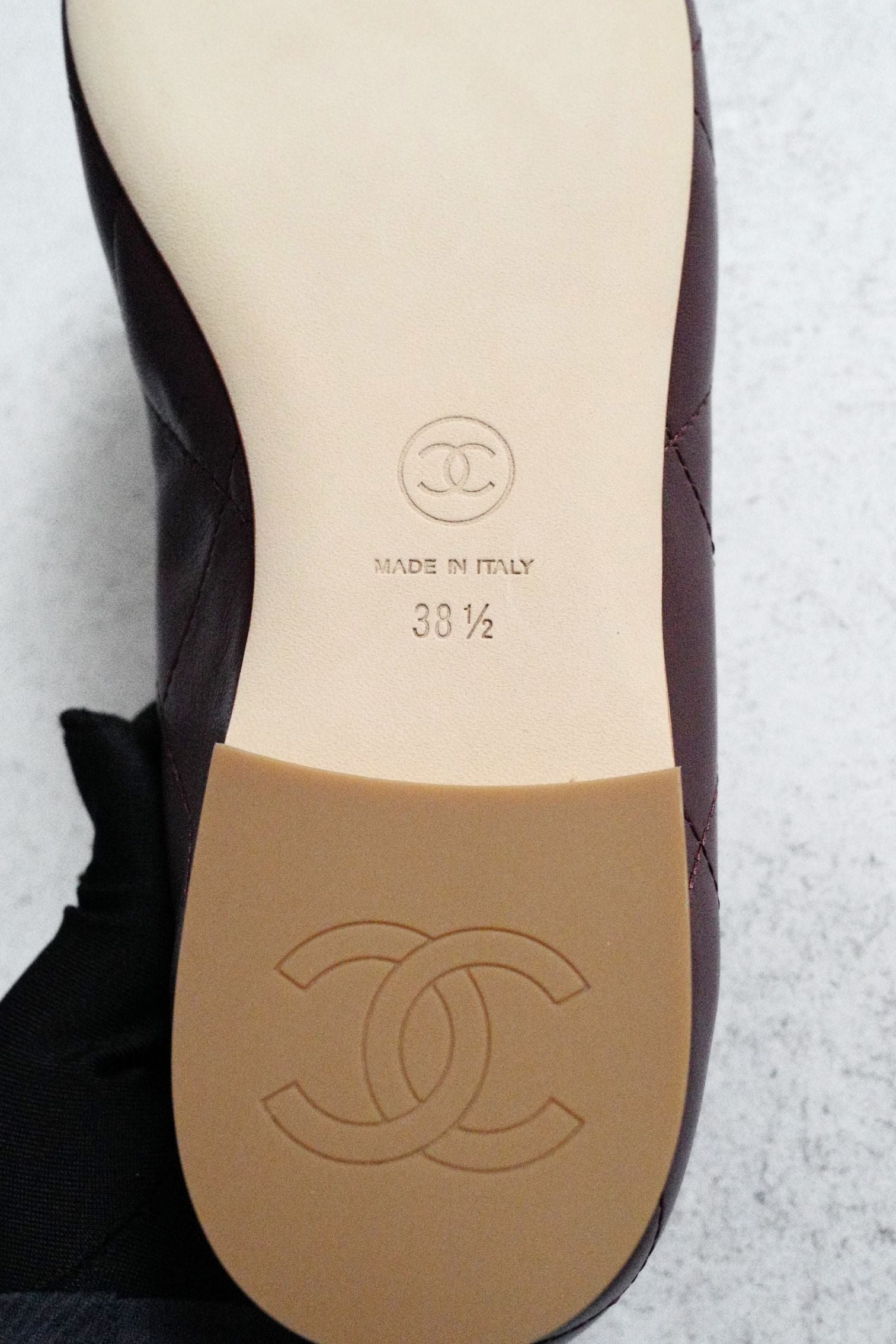 Chanel 26M Coco Beach Ballet Flats Burgundy White Lambskin Size 38.5