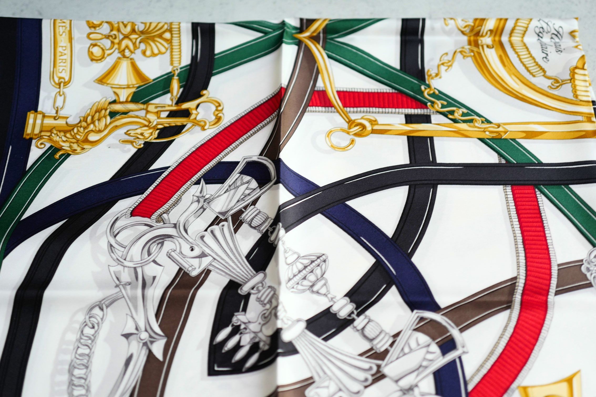 Hermès Harnais Legendaire Scarf Blanc/Vert Loden/Rouge Silk Twill 90