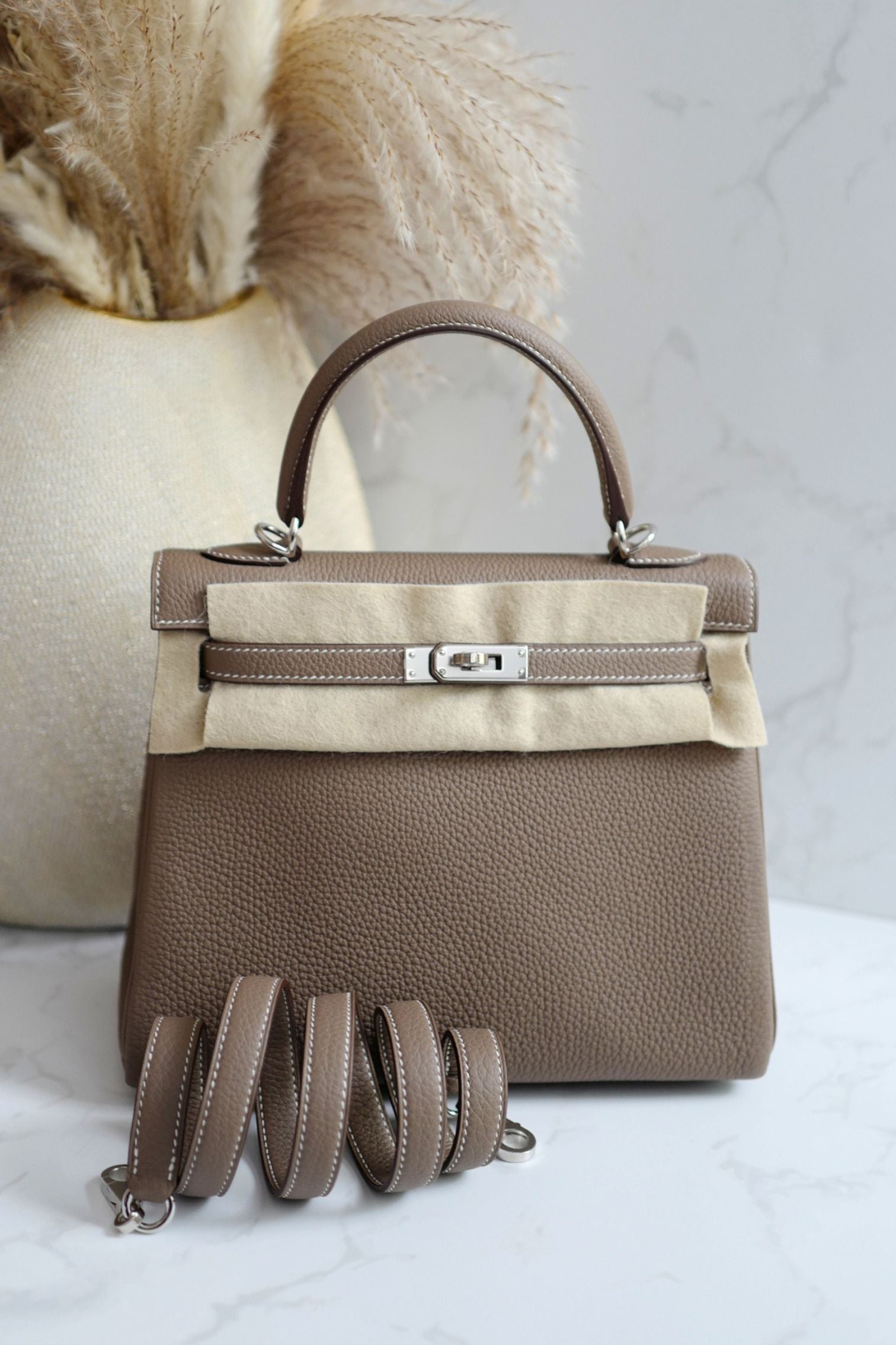 BNIB Hermes Kelly 25 Etoupe Togo Palladium Hardware G Stamp 2026