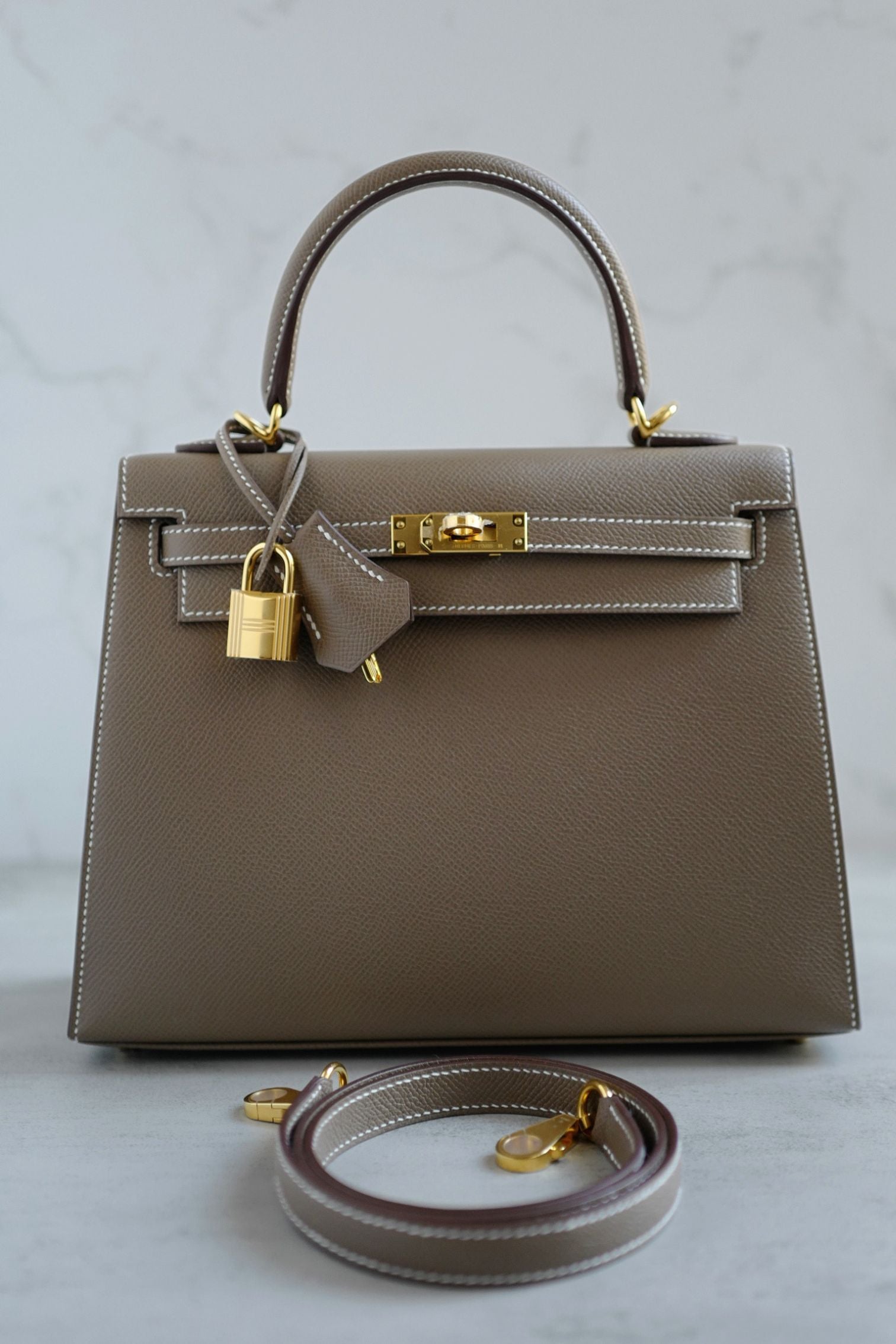 NEW Hermes Kelly 25 Etoupe Epsom Sellier Gold Hardware