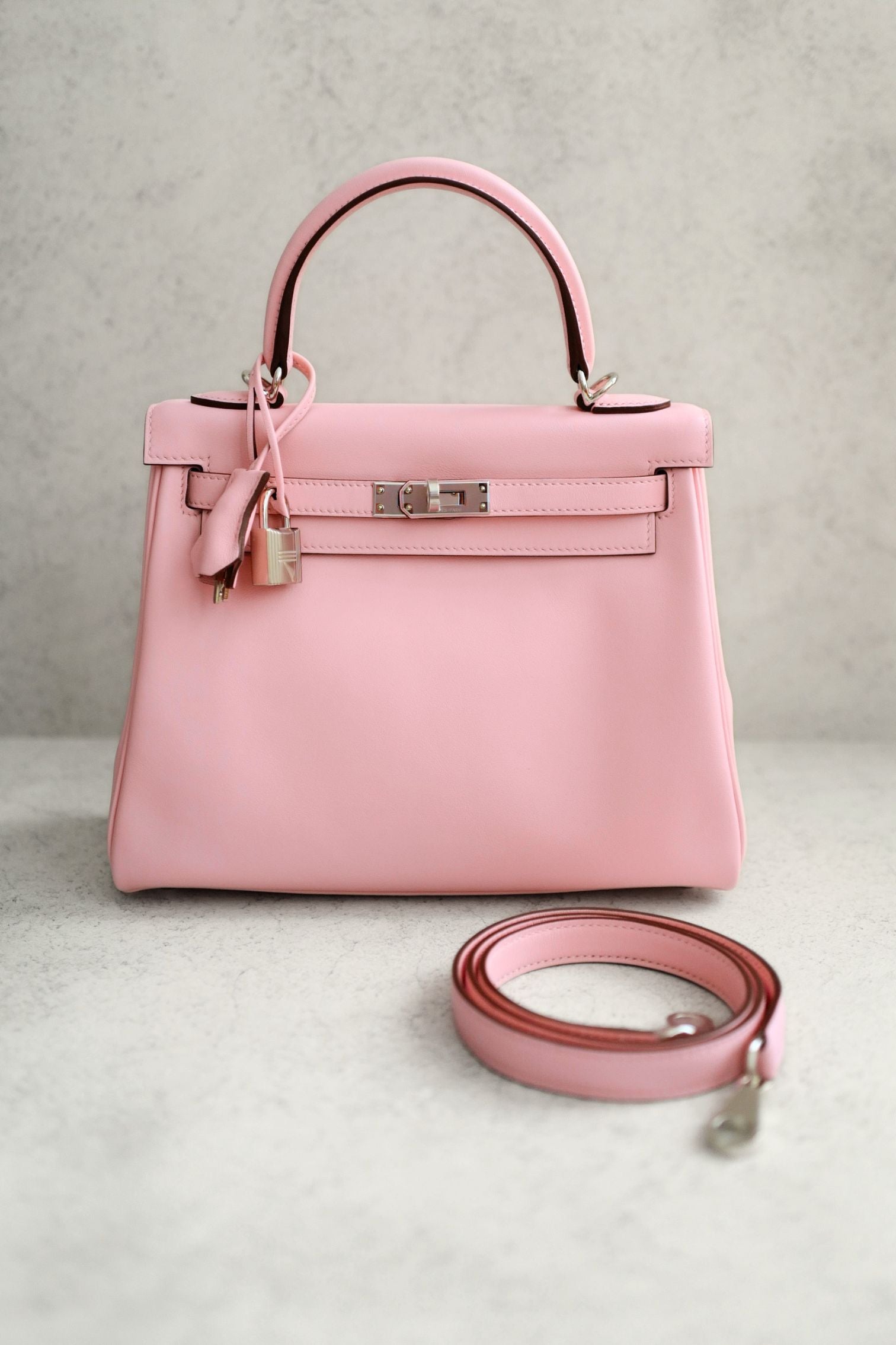 Hermès Kelly 25 Rose Sakura Swift with Palladium Hardware