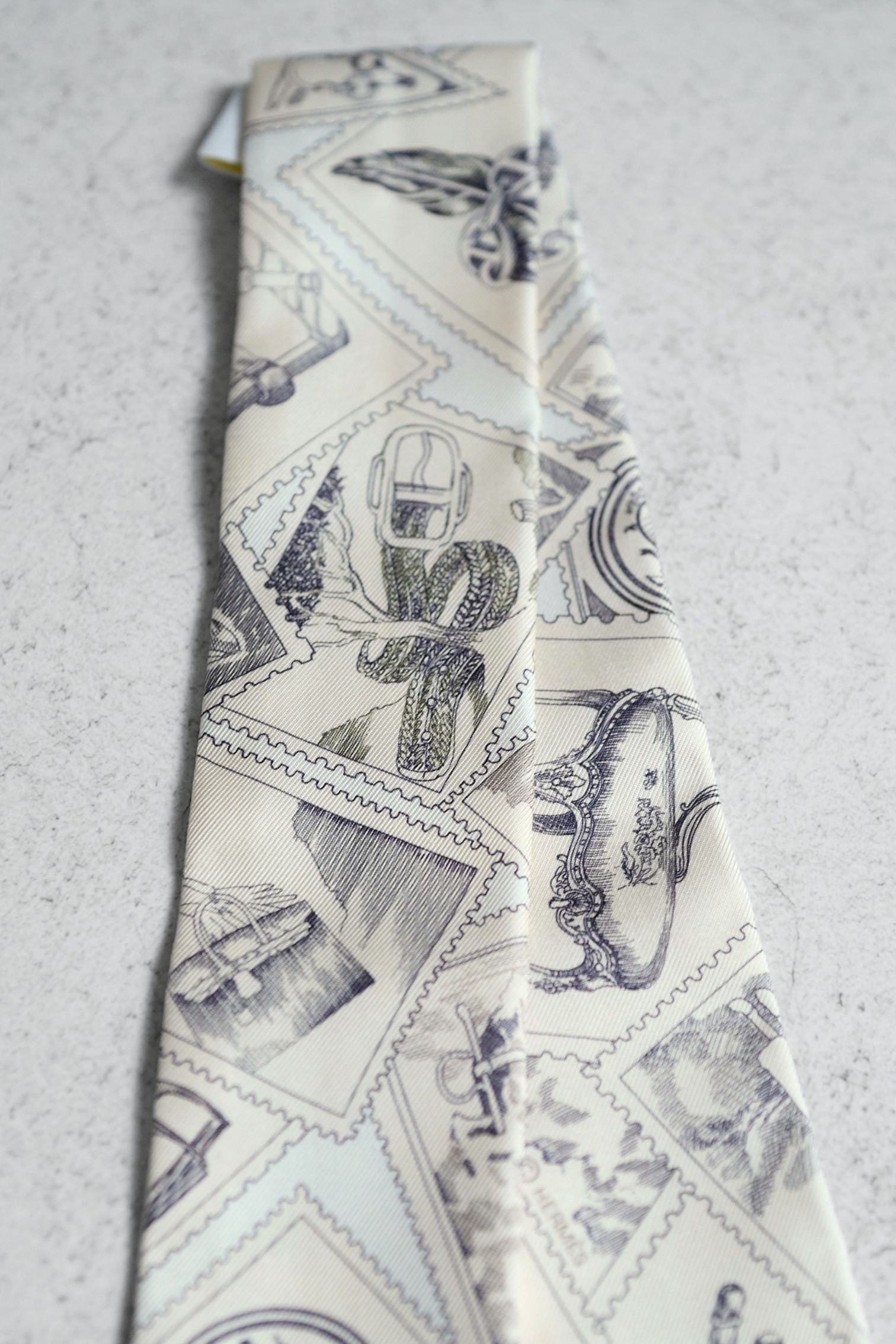 NEW Hermès Le Philateliste du Faubourg Twilly Parchemin / Graphite / Gris 100% Silk